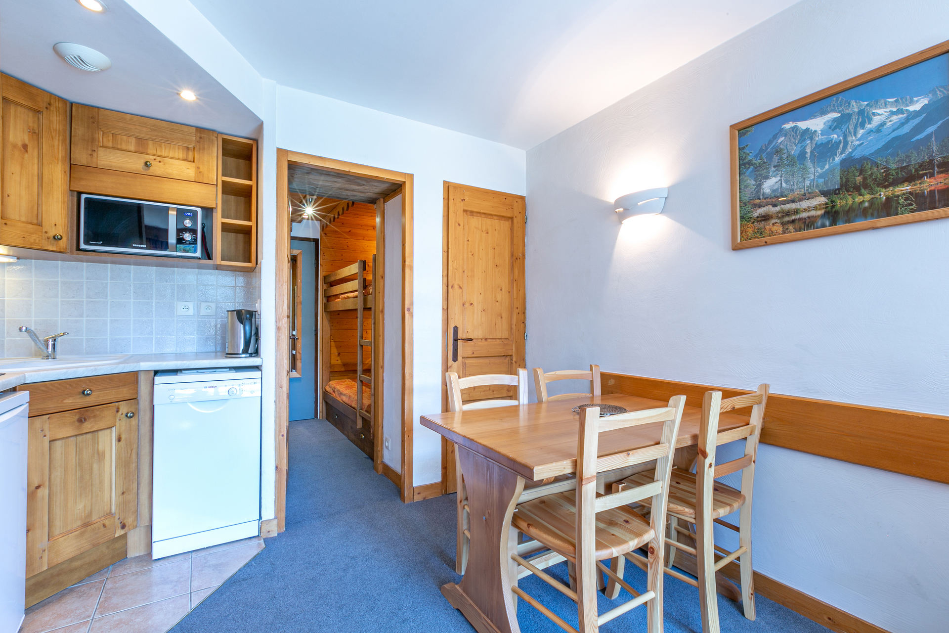 _lv_images__lot_0002340197_05_1458412