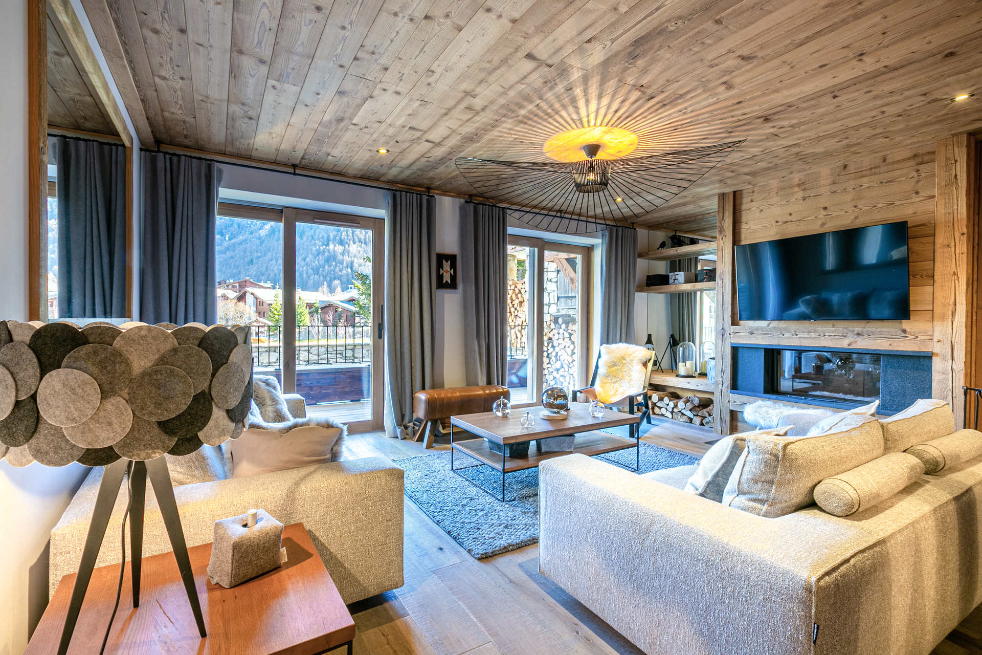 _lv_images__lot_0002340209_01_1455153