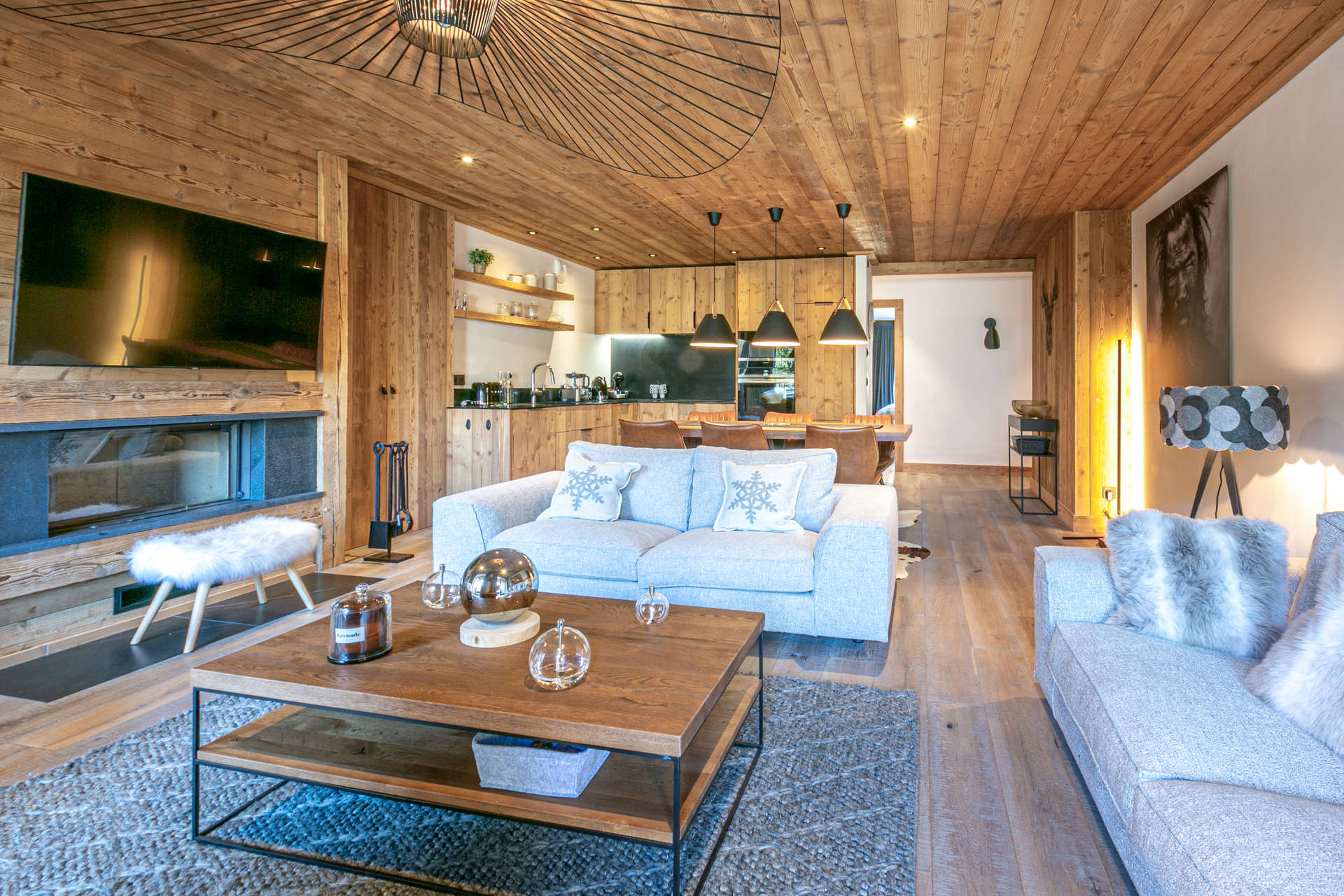 _lv_images__lot_0002340209_02_1455154