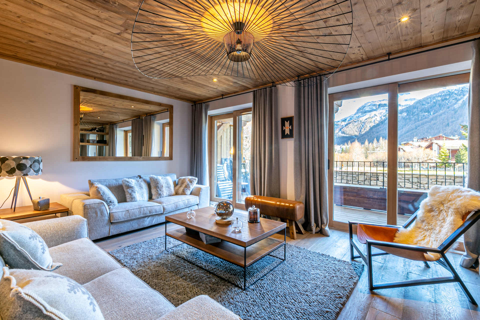 _lv_images__lot_0002340209_03_1455155