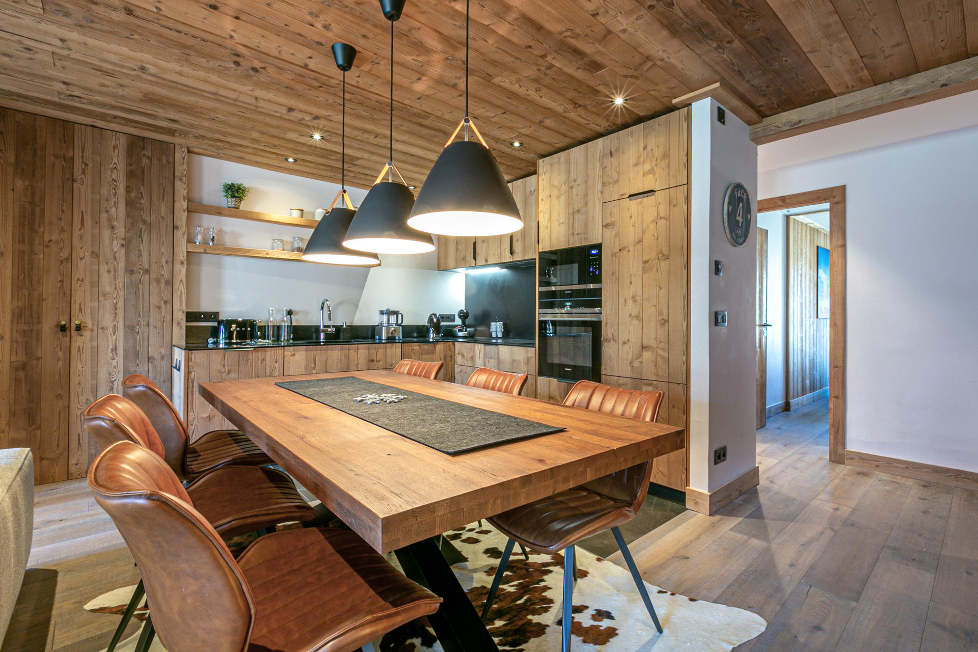 _lv_images__lot_0002340209_05_1455157