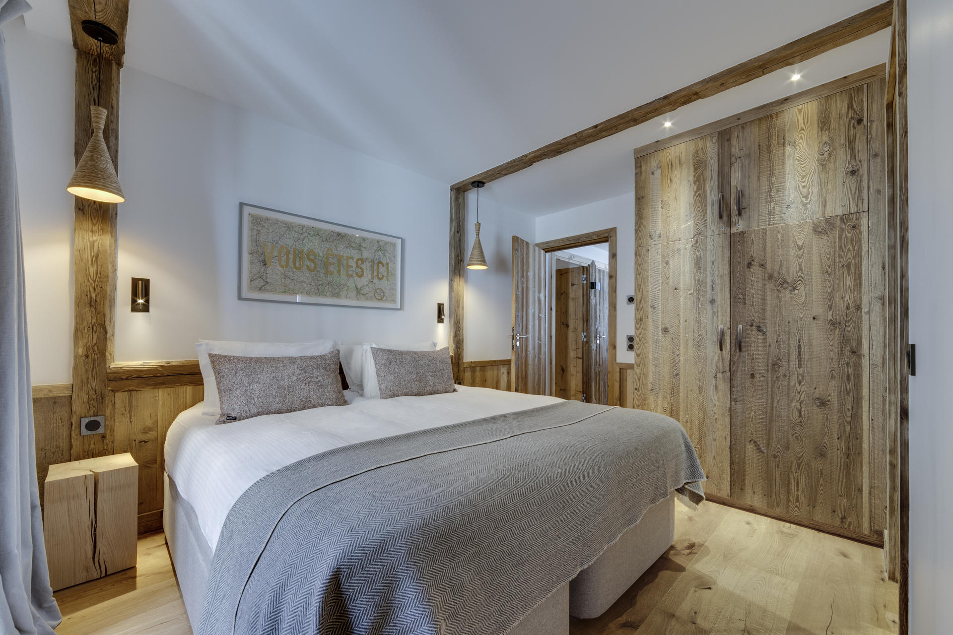 _lv_images__lot_0002340214_07_1457042