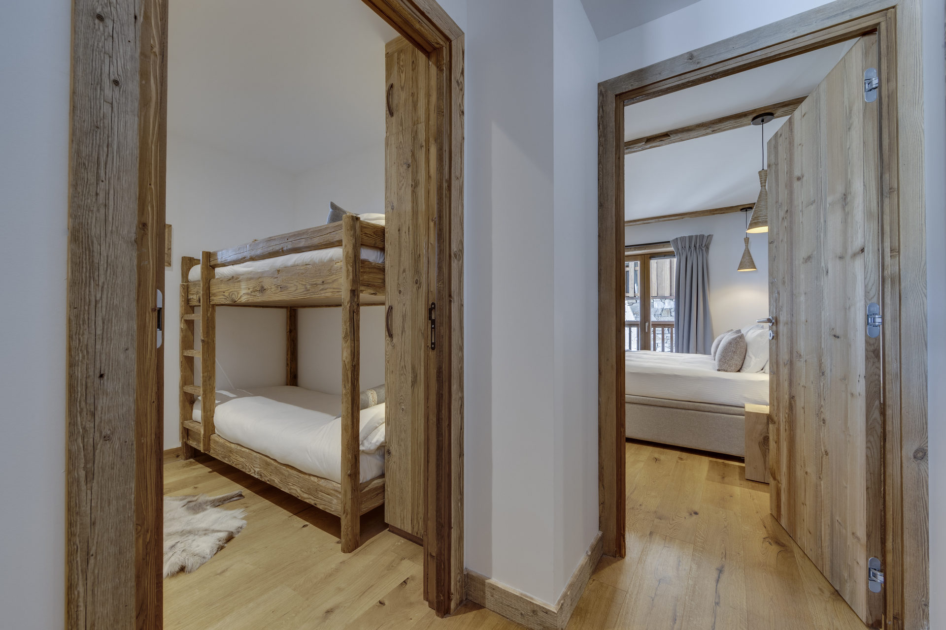 _lv_images__lot_0002340214_09_1457044