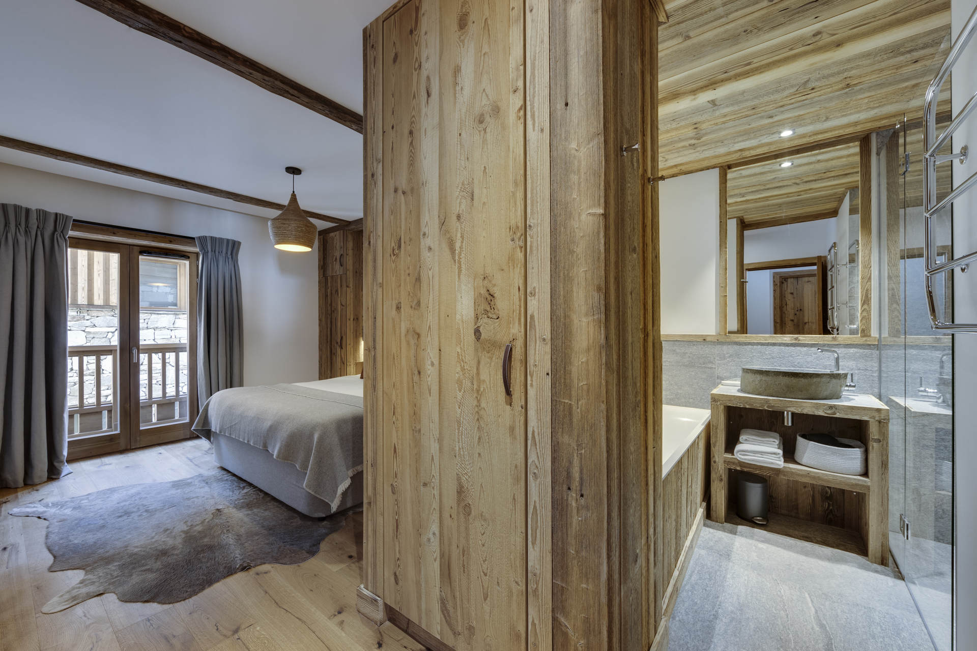 _lv_images__lot_0002340214_10_1457045