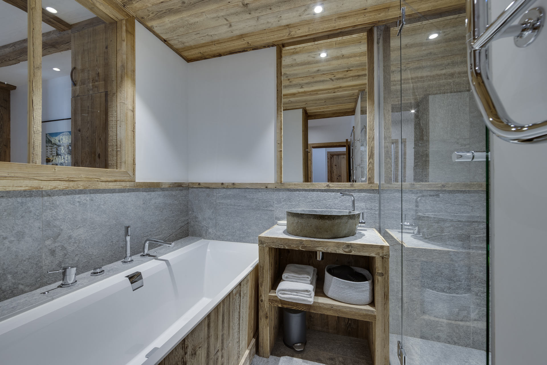 _lv_images__lot_0002340214_12_1457047