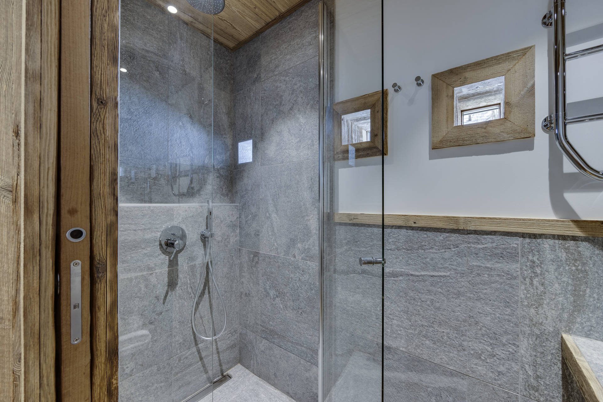 _lv_images__lot_0002340214_14_1457049