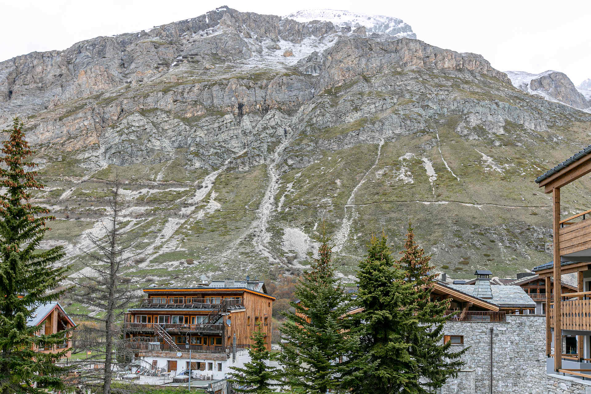 _lv_images__lot_0002340215_15_1456833