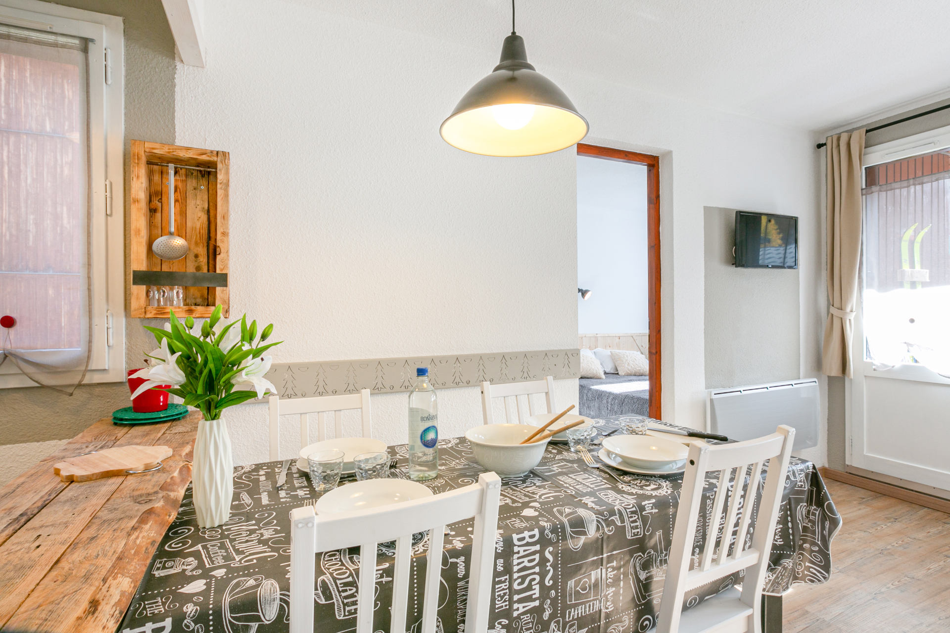 _lv_images__lot_0002340224_06_1455527