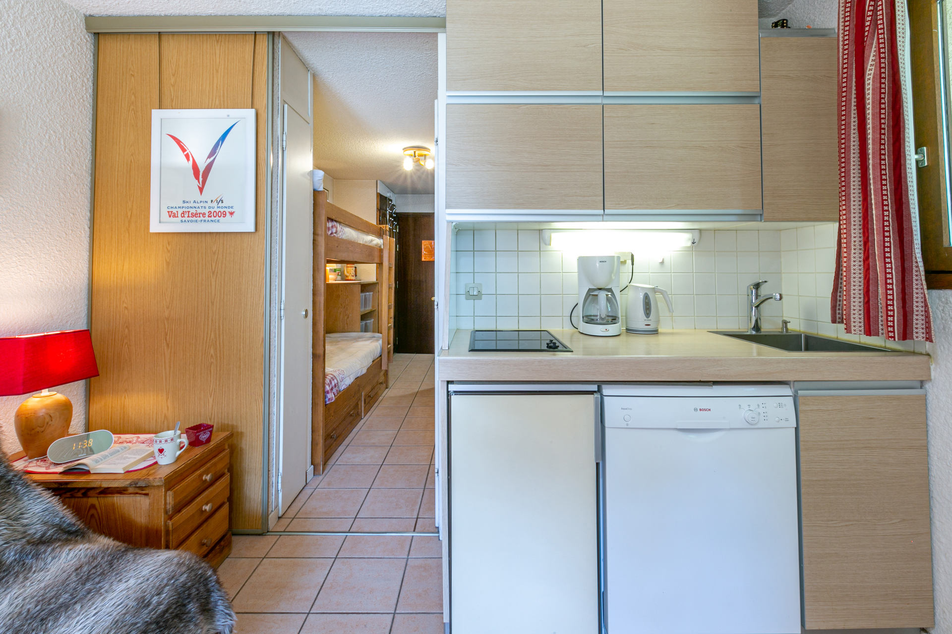 _lv_images__lot_0002340225_05_1457878