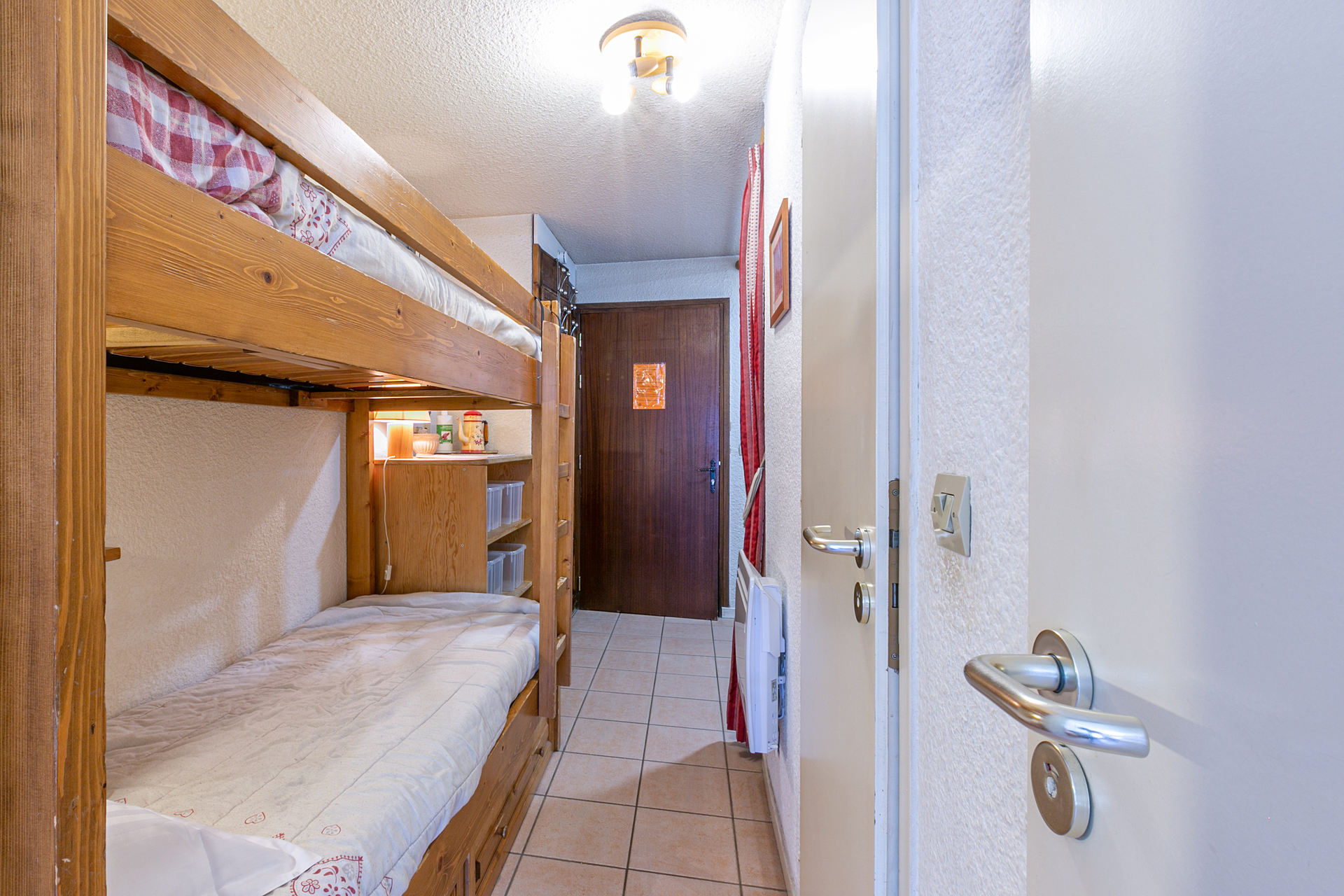 _lv_images__lot_0002340225_06_1457879