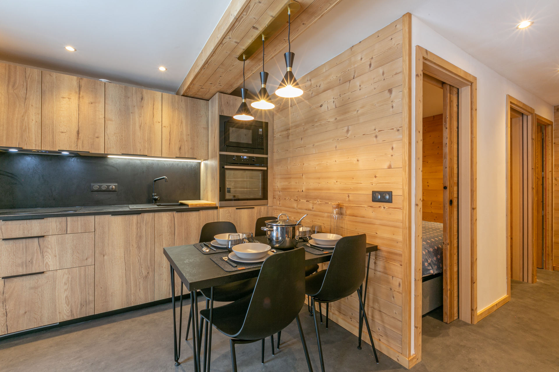 _lv_images__lot_0002340226_05_1455738