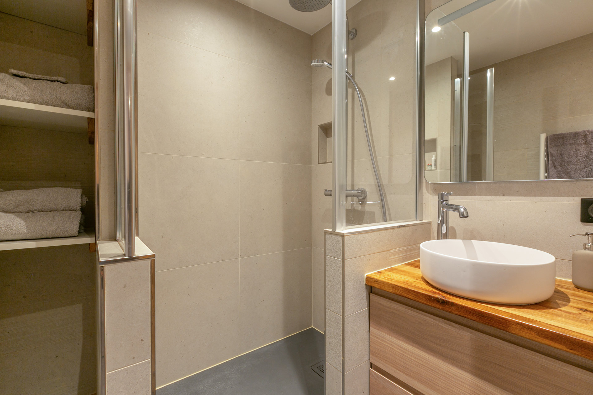 _lv_images__lot_0002340226_09_1455742