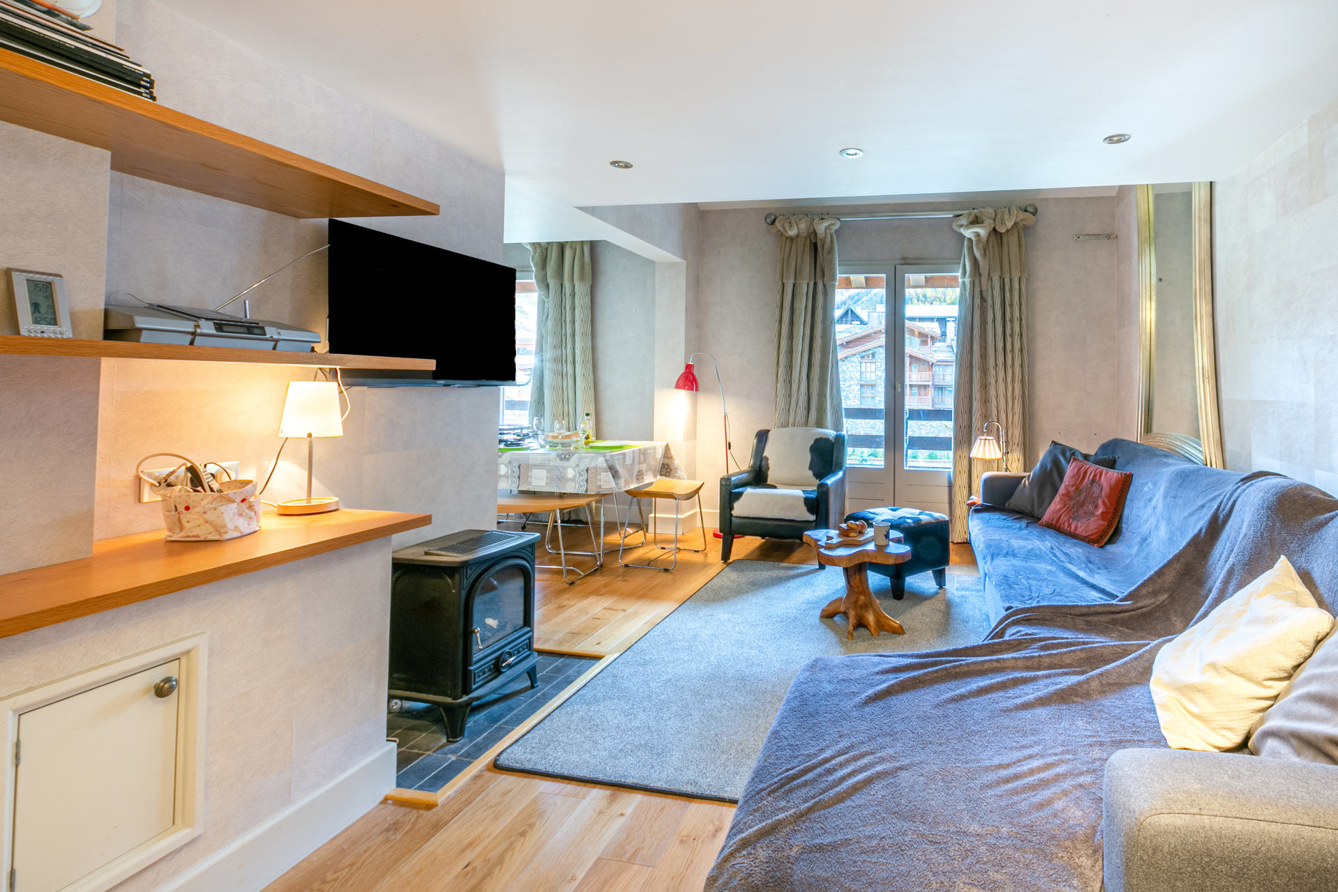 _lv_images__lot_0002340235_01_1457617