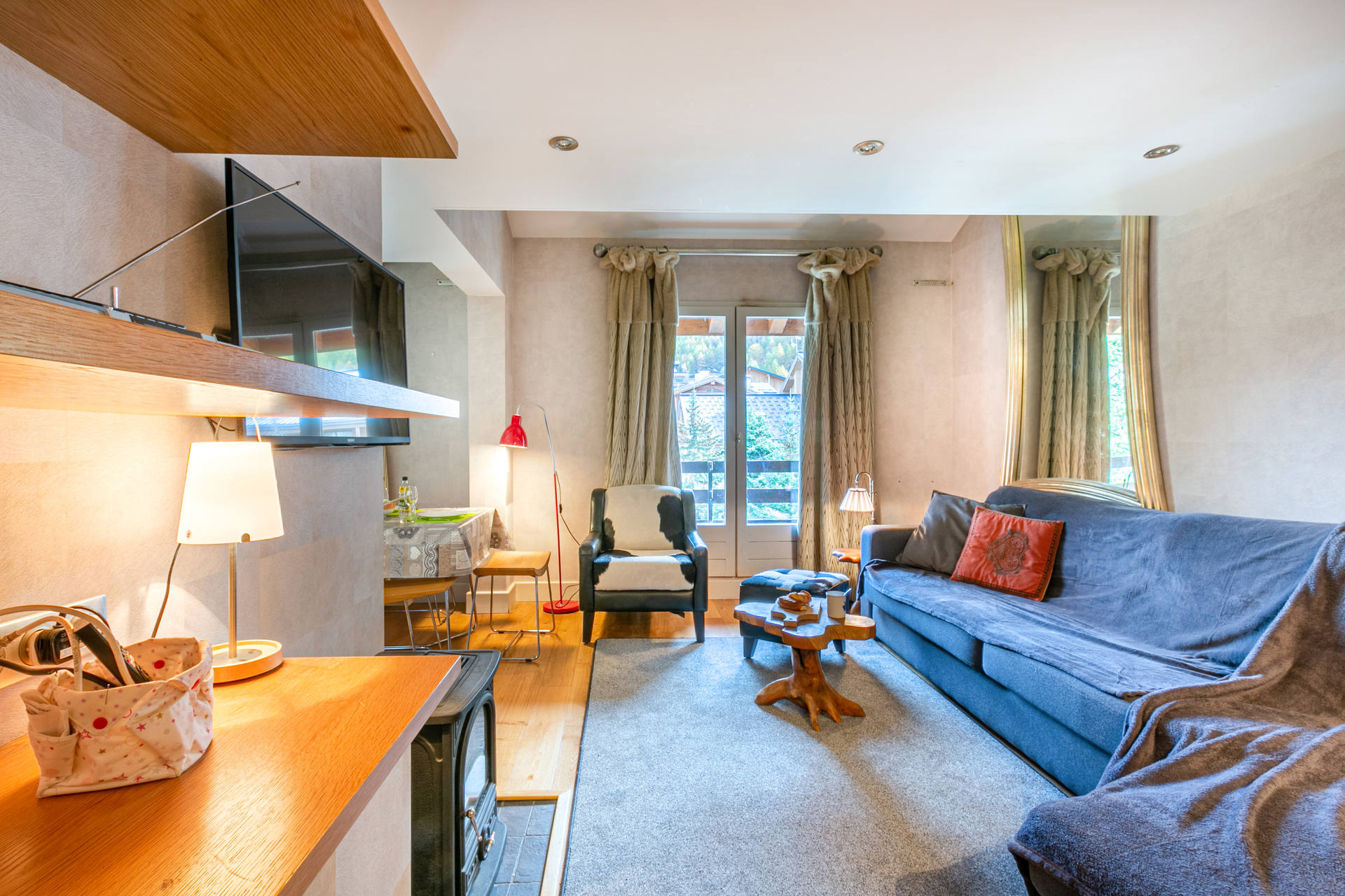 _lv_images__lot_0002340235_03_1457619