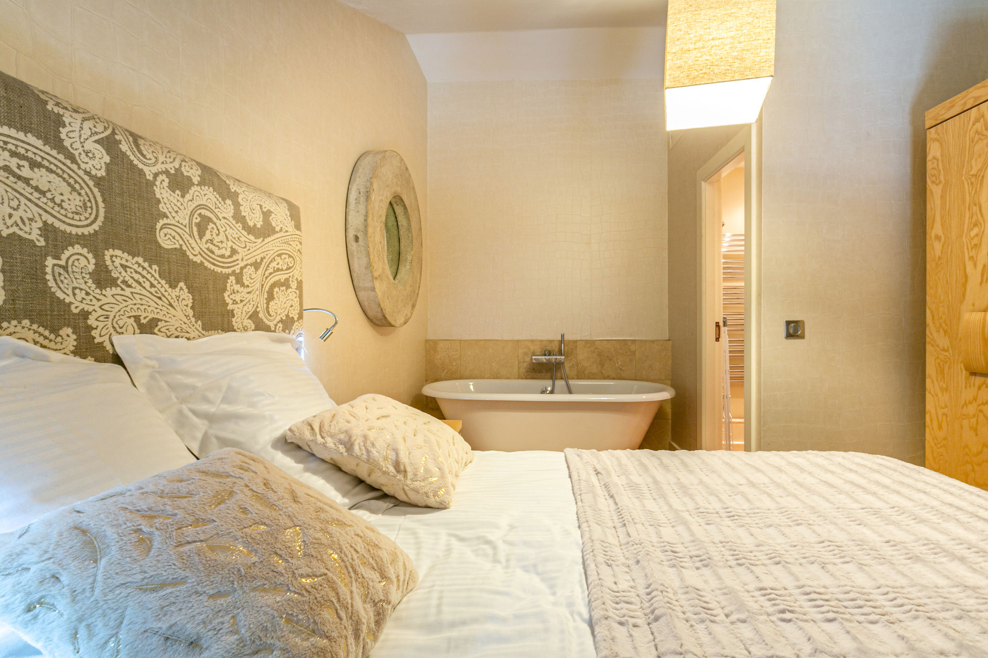 _lv_images__lot_0002340235_10_1457626