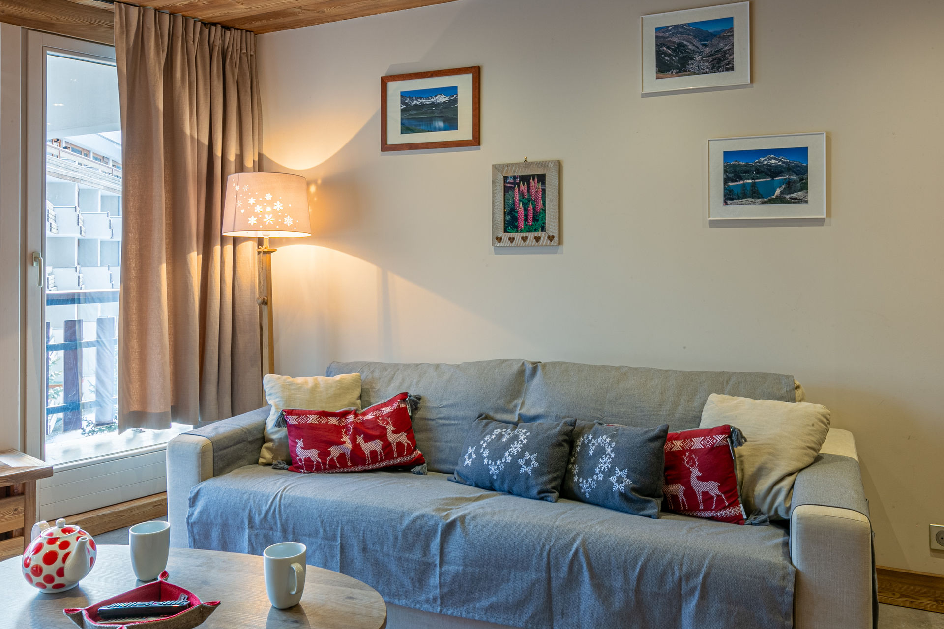 _lv_images__lot_0002340248_06_1455057