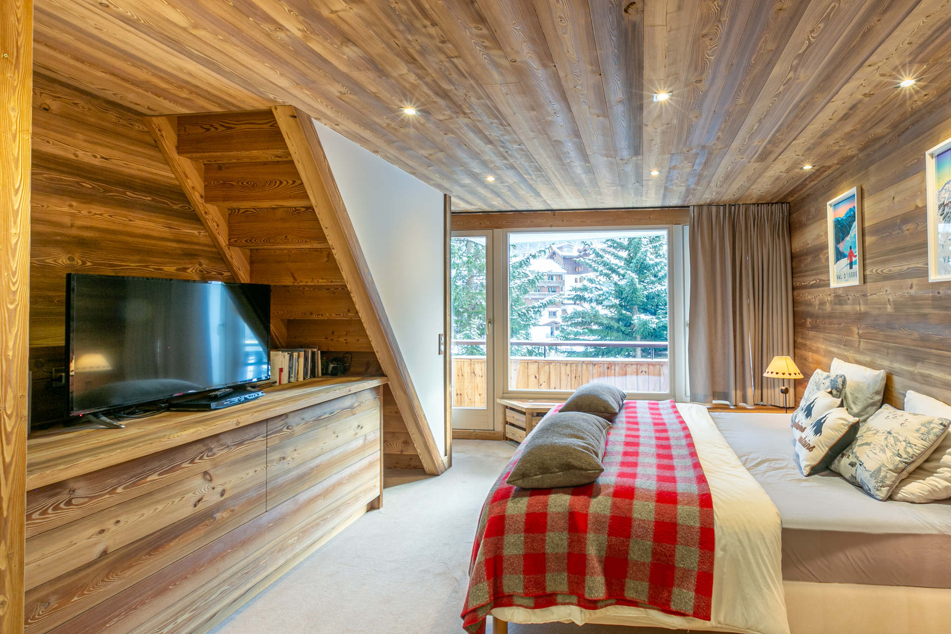 _lv_images__lot_0002340248_08_1455059