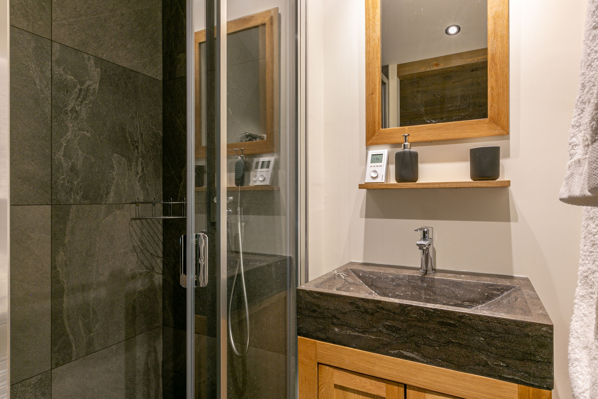 _lv_images__lot_0002340249_13_1456847