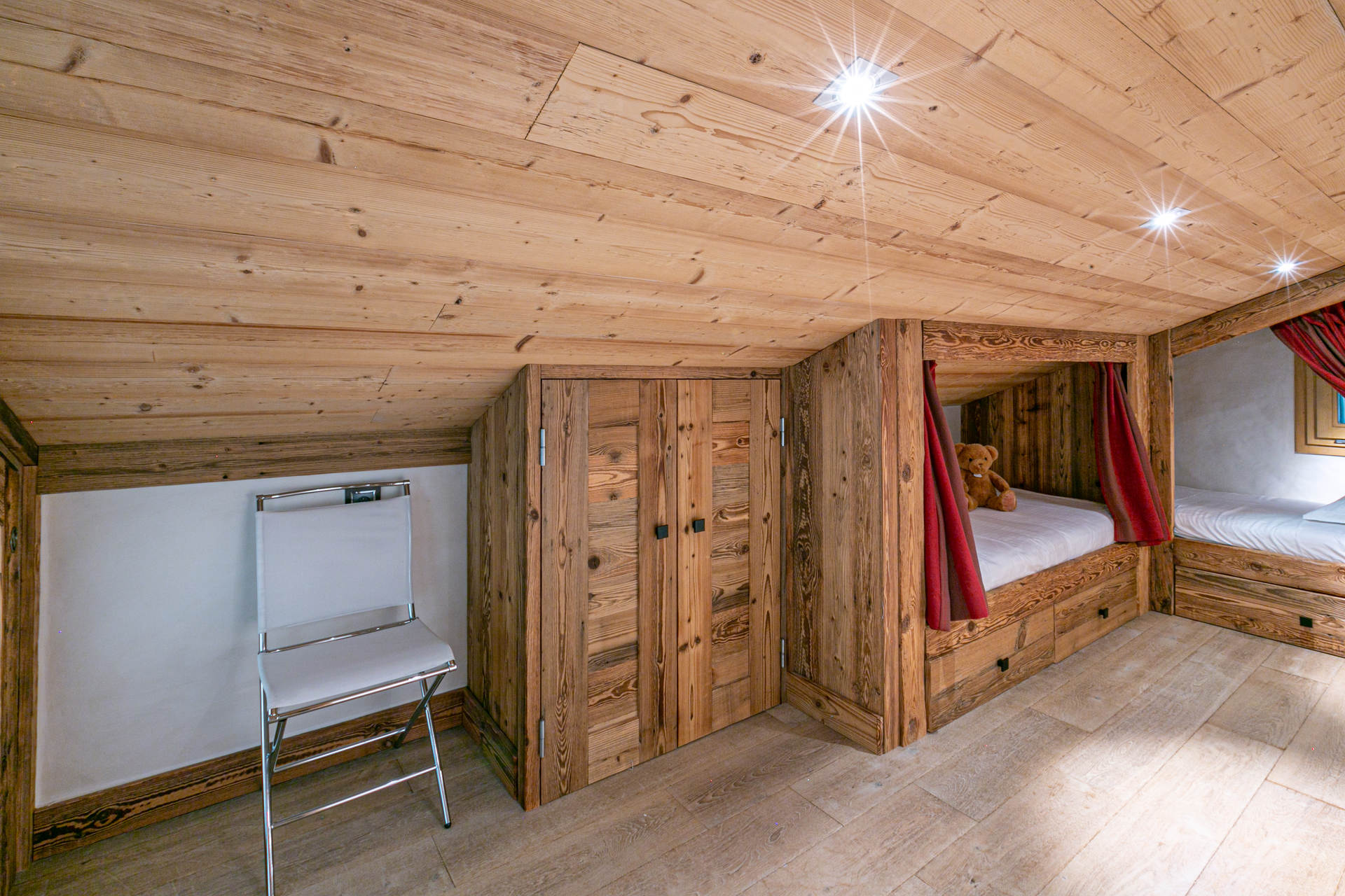 _lv_images__lot_0002340250_12_1454749