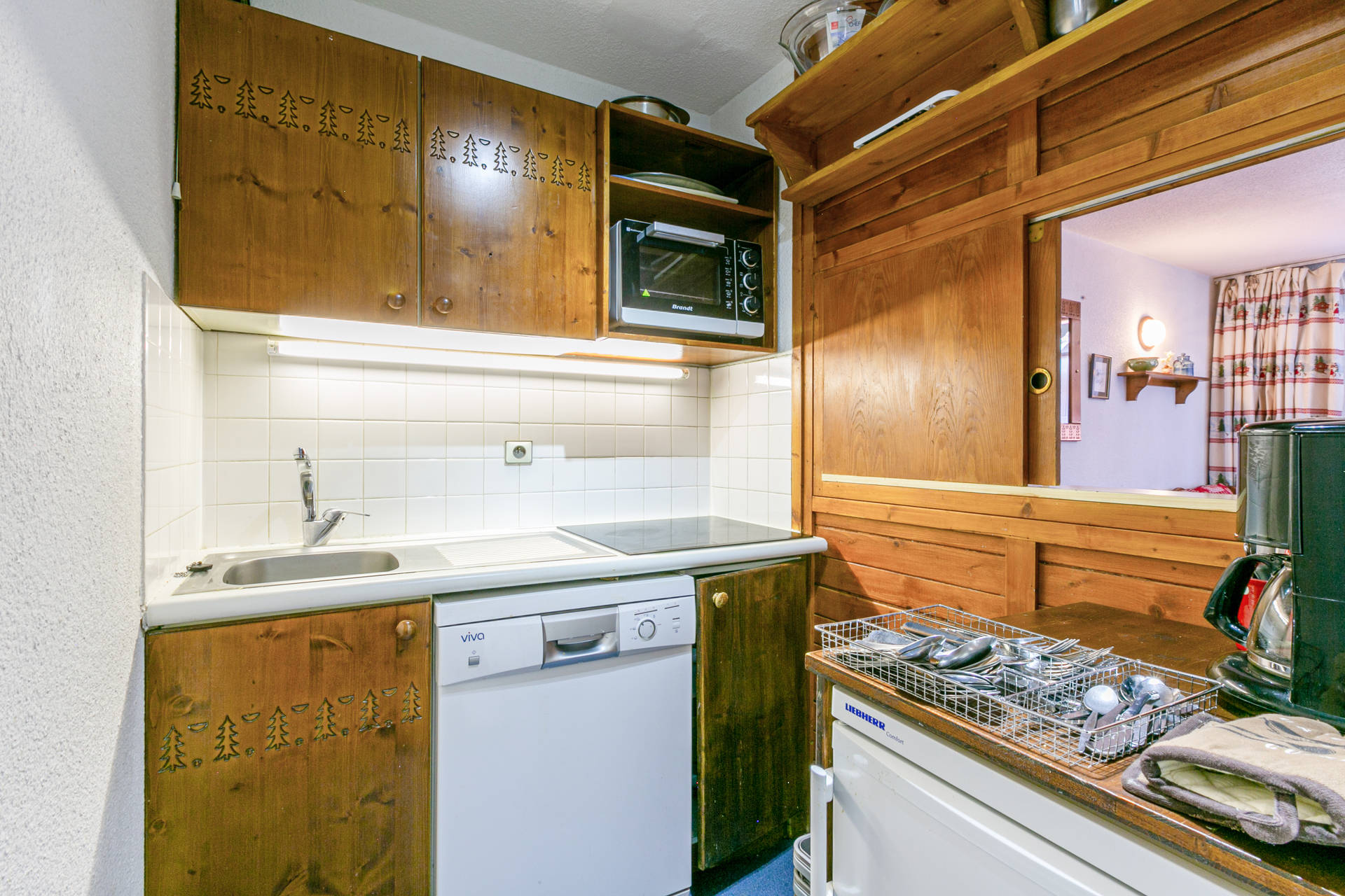 _lv_images__lot_0002340254_05_1457072