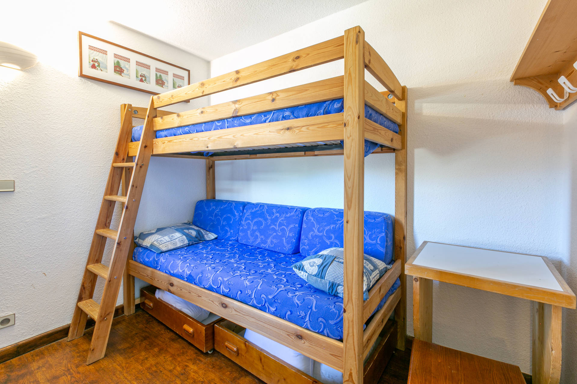 _lv_images__lot_0002340254_09_1457076