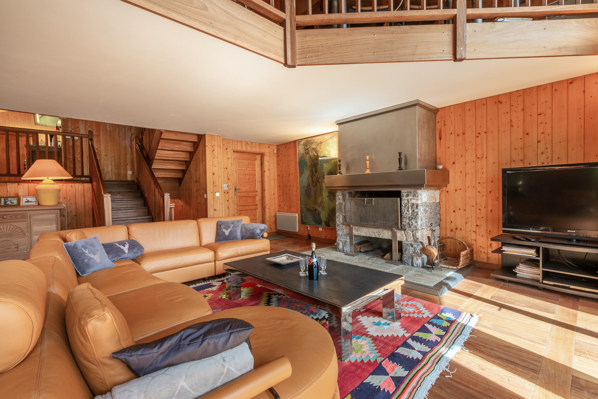 _lv_images__lot_0002340255_02_1455292