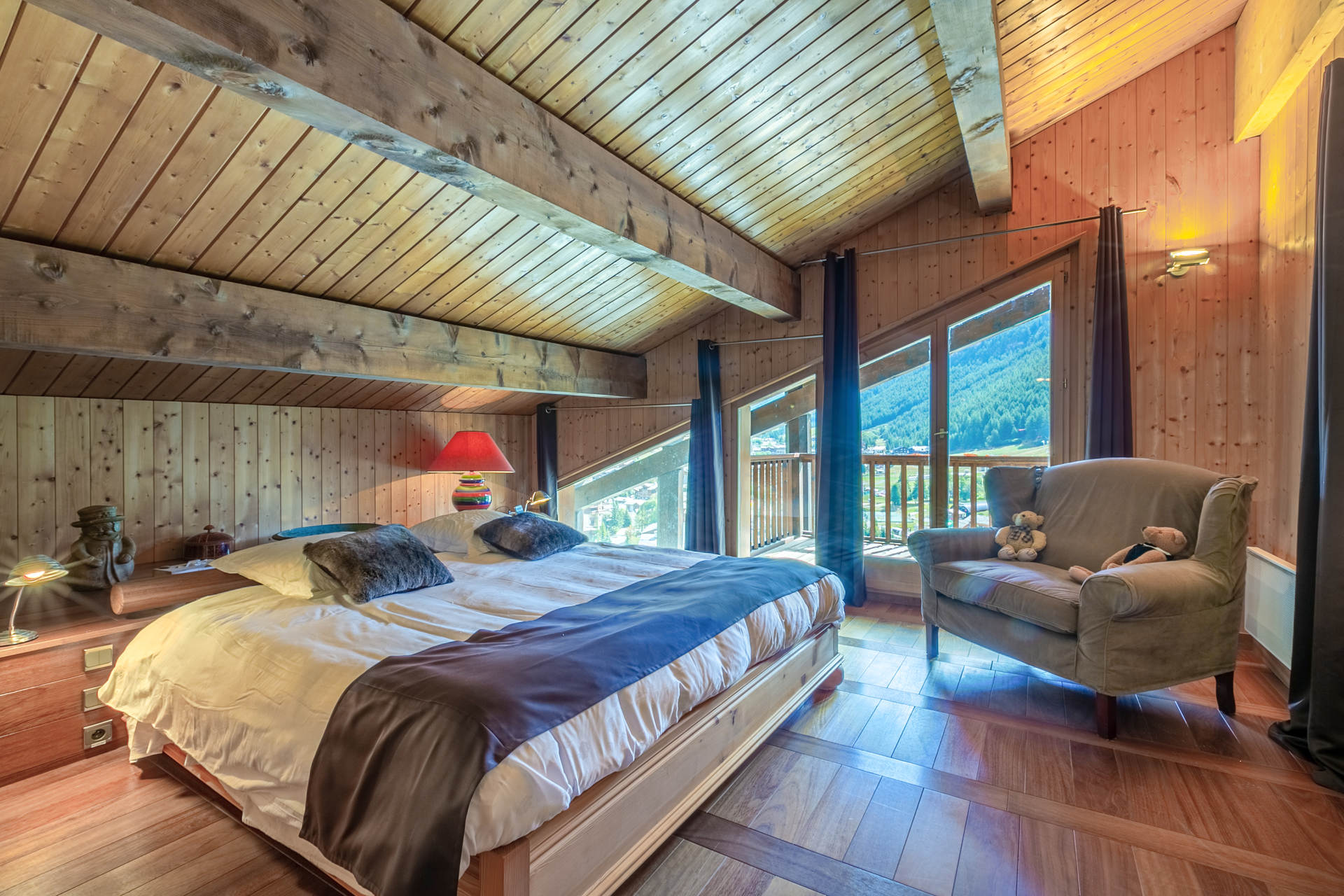 _lv_images__lot_0002340255_08_1455298