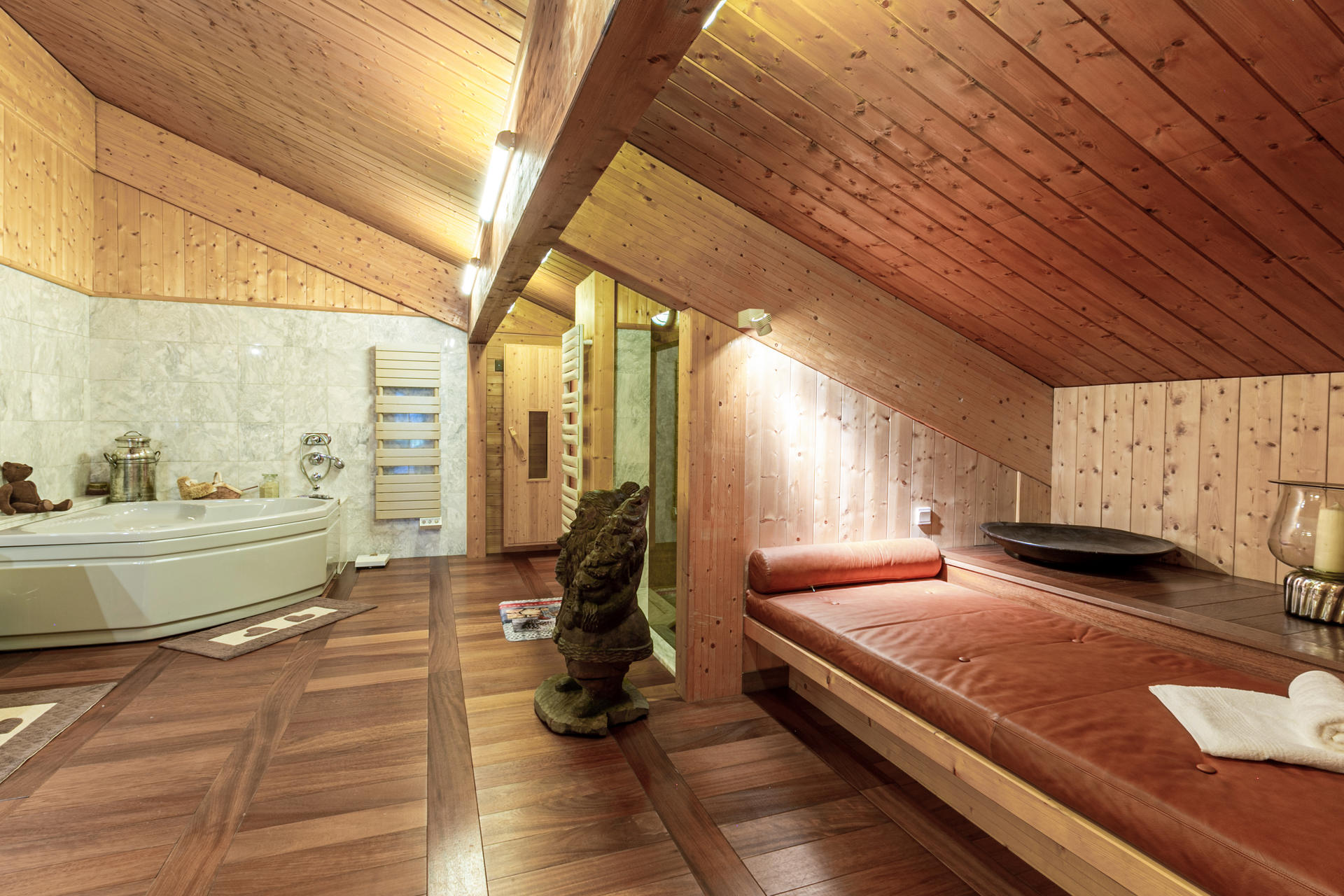 _lv_images__lot_0002340255_12_1455302