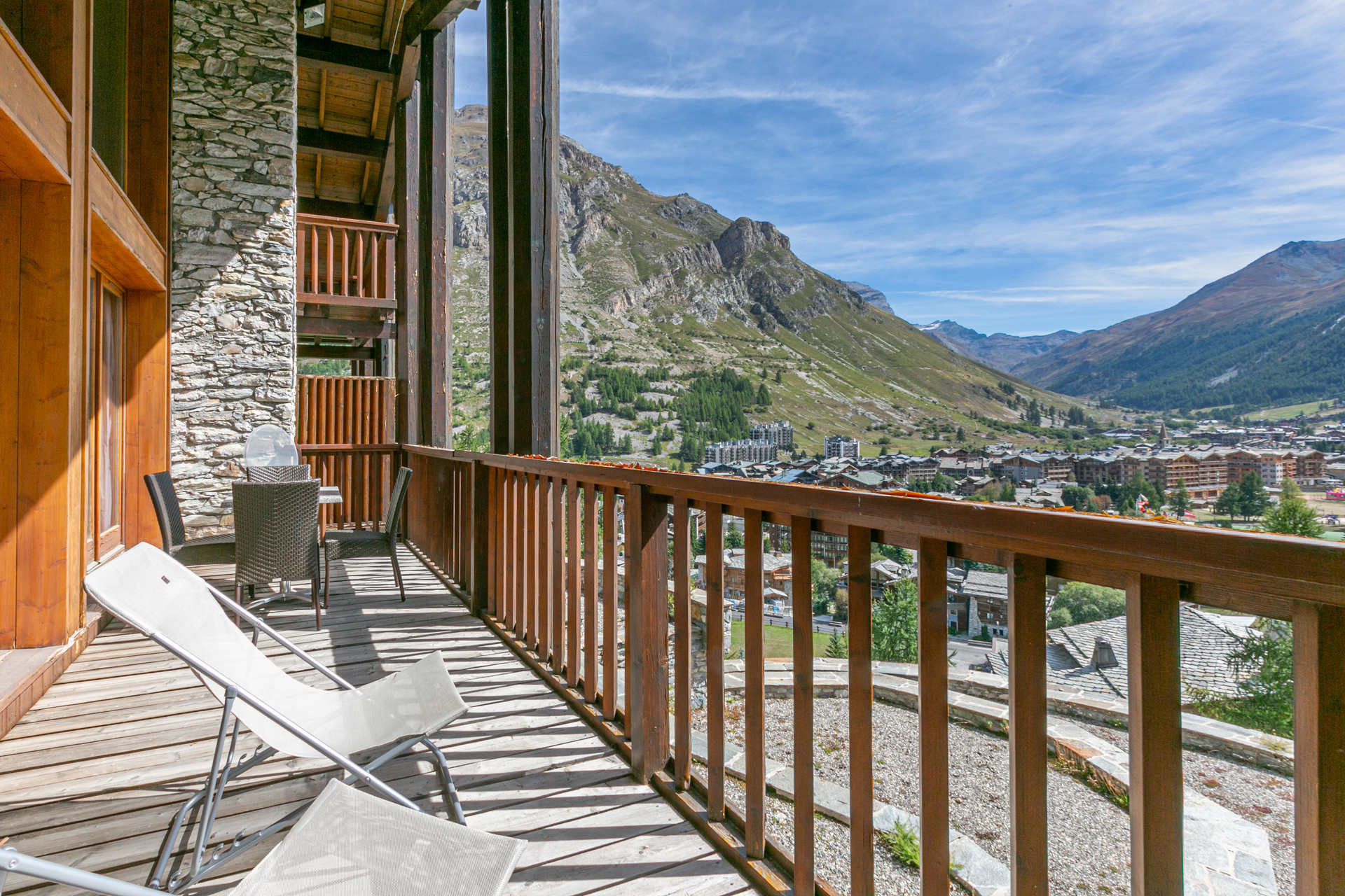 _lv_images__lot_0002340255_15_1455305