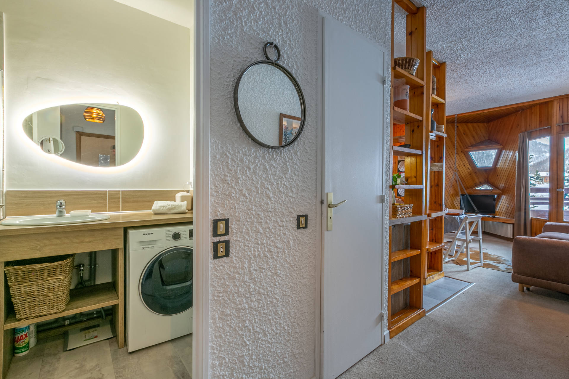 _lv_images__lot_0002340258_08_1455329