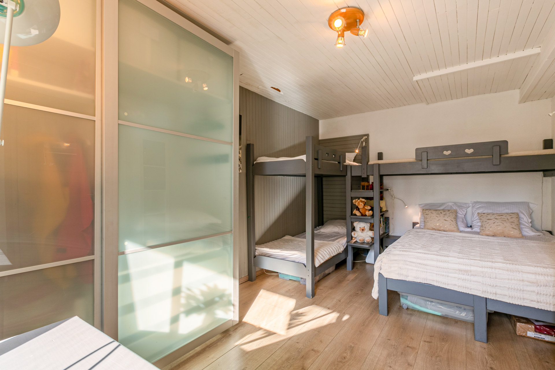 _lv_images__lot_0002340259_08_1455665