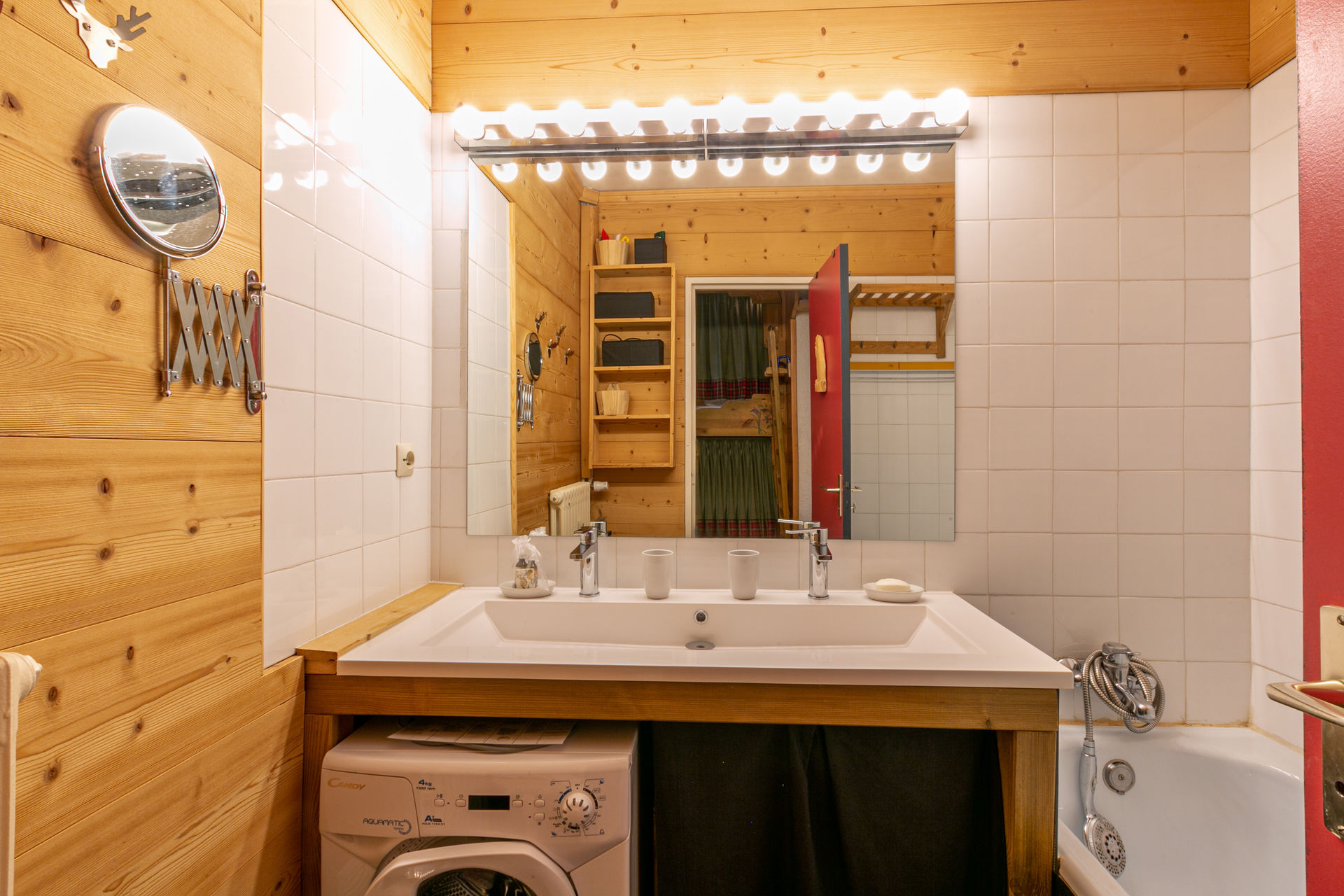 _lv_images__lot_0002340259_10_1455667