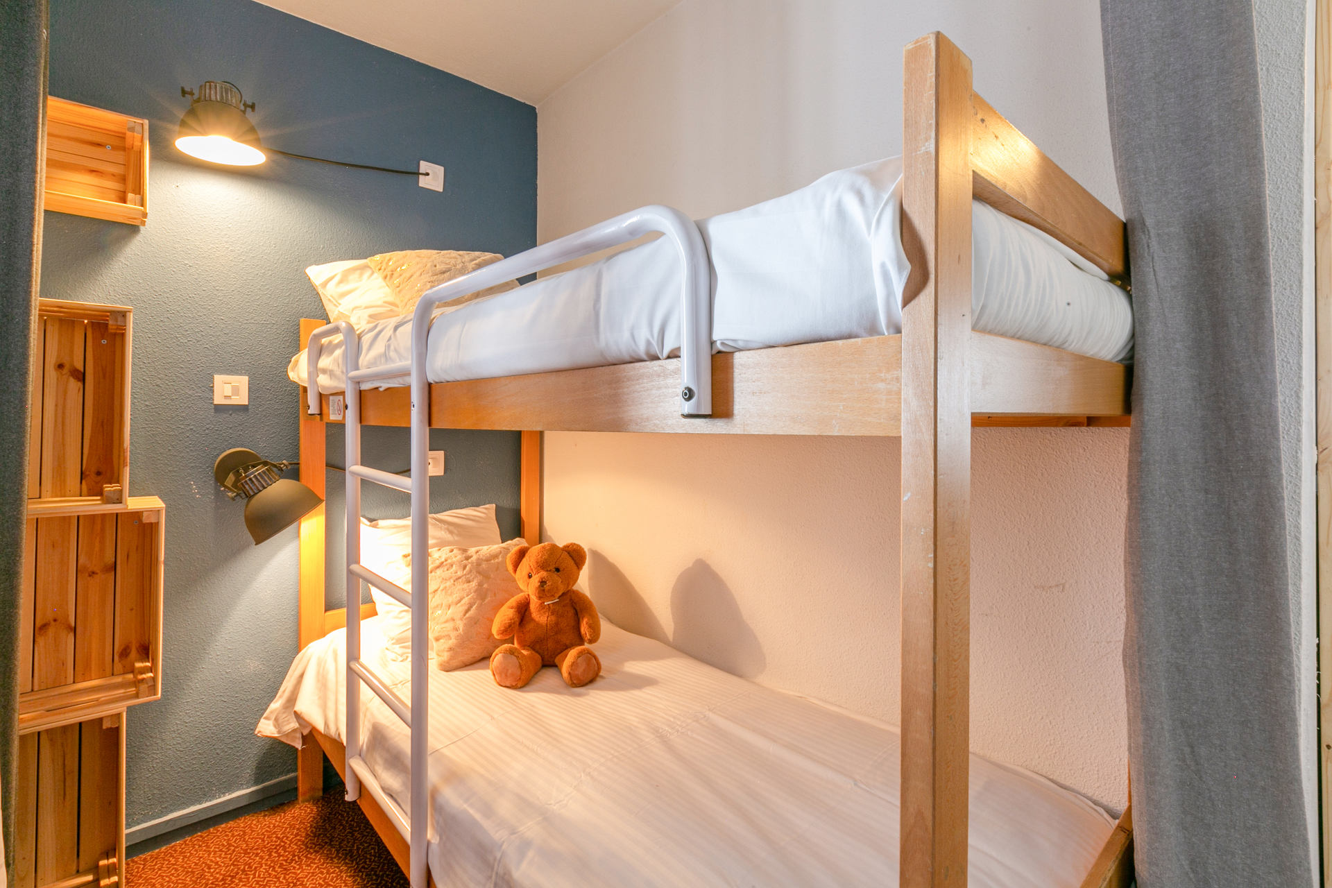 _lv_images__lot_0002340261_07_1457960