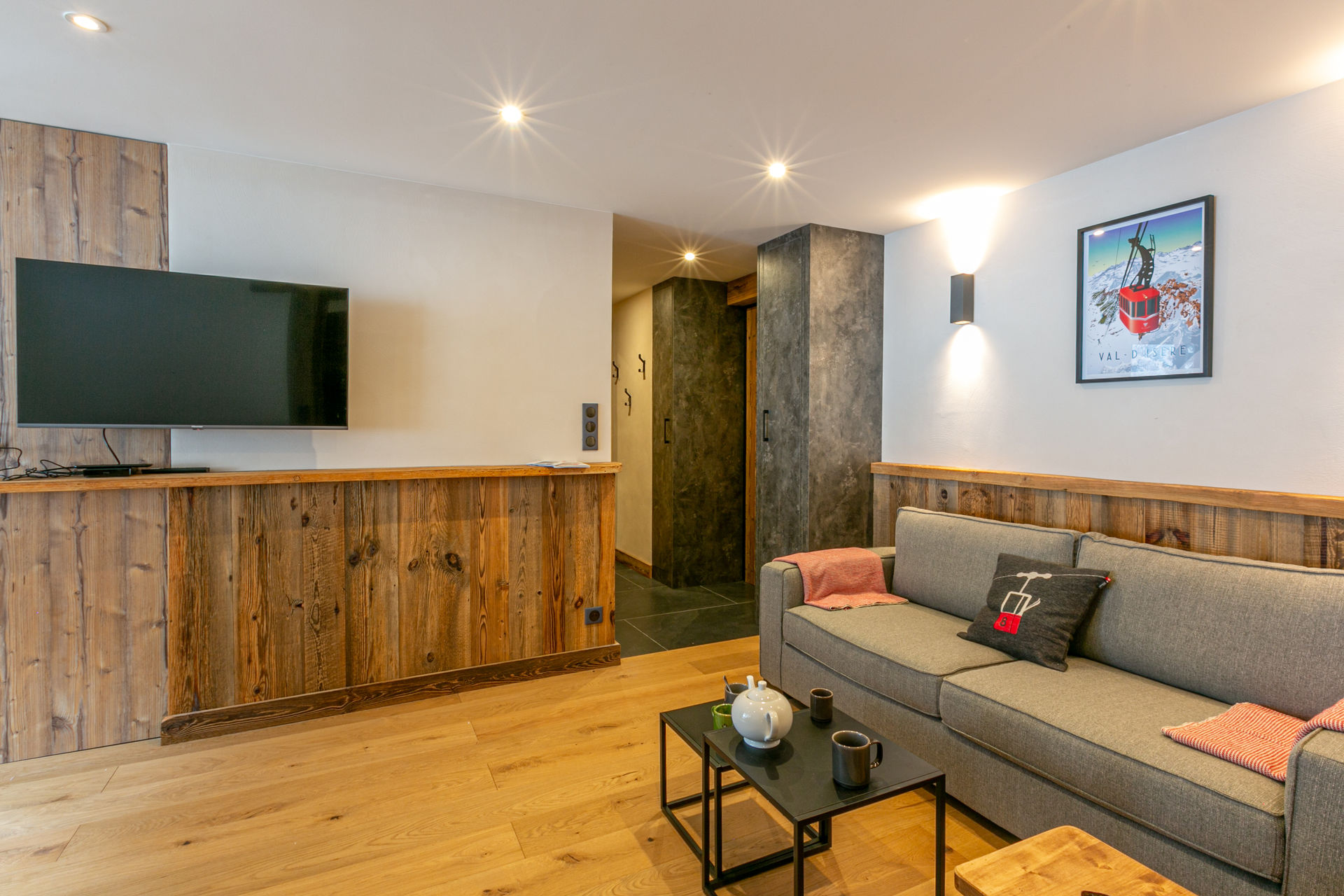 _lv_images__lot_0002340264_04_1457392