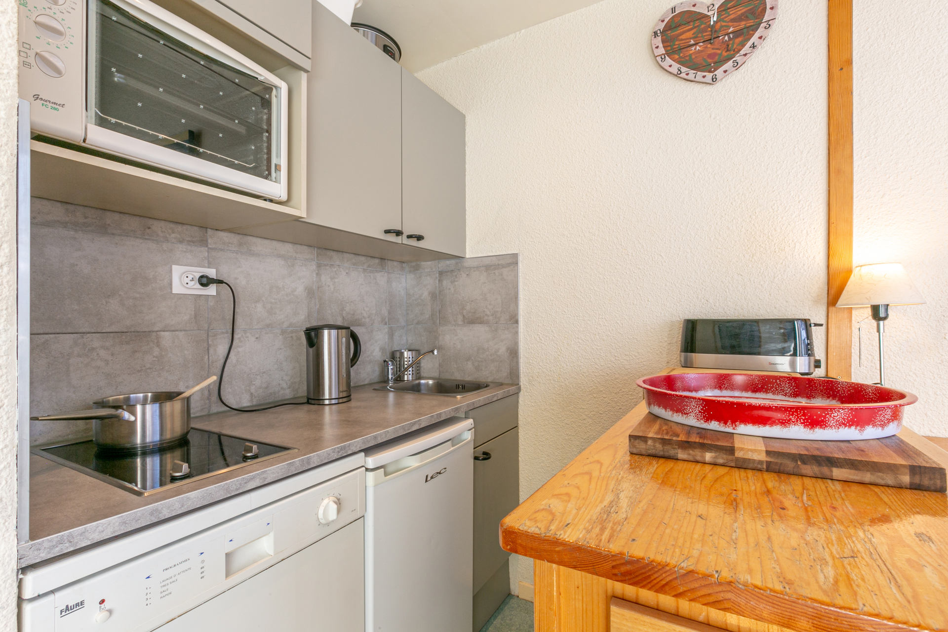 _lv_images__lot_0002340265_06_1455856