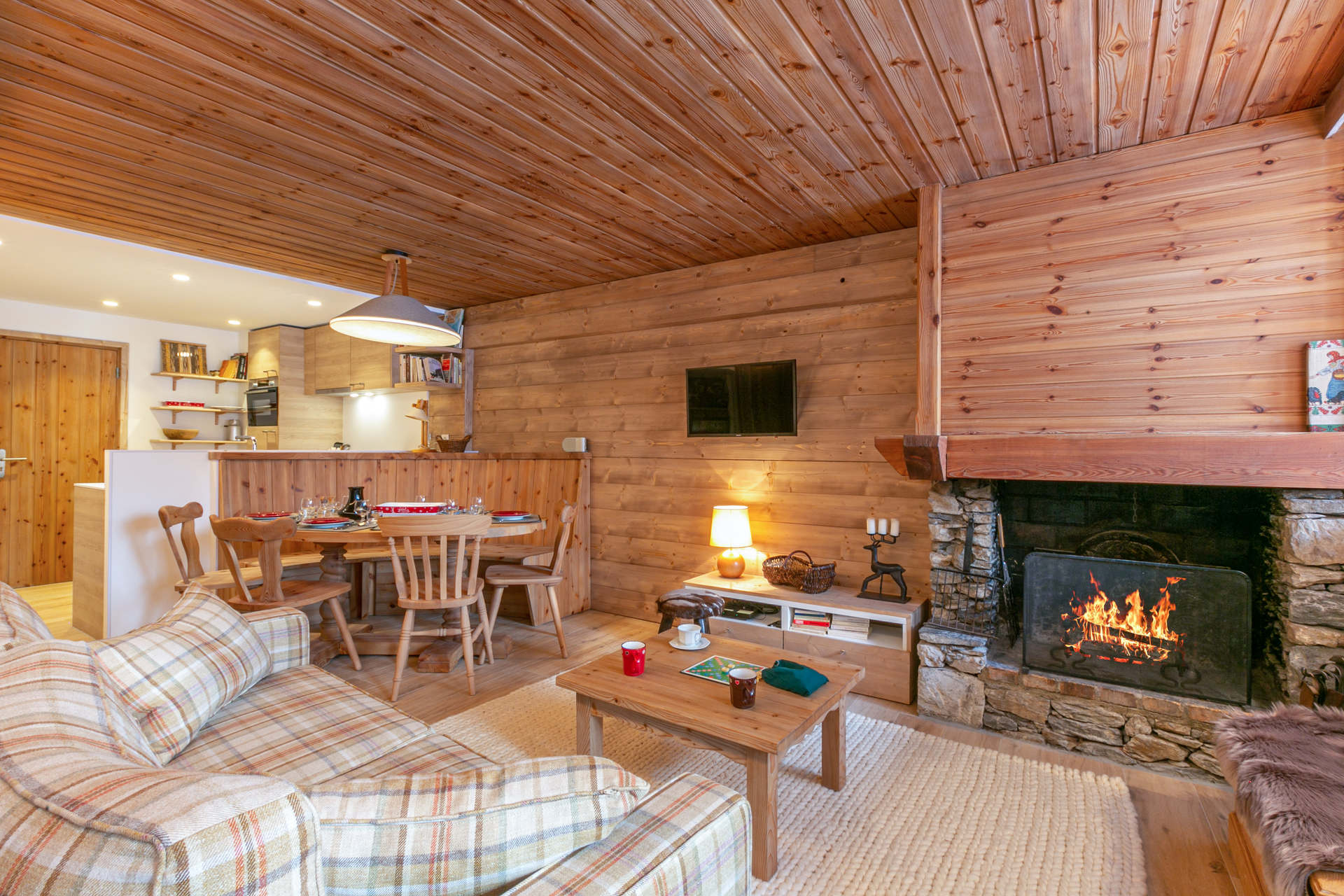 _lv_images__lot_0002340266_01_1458077