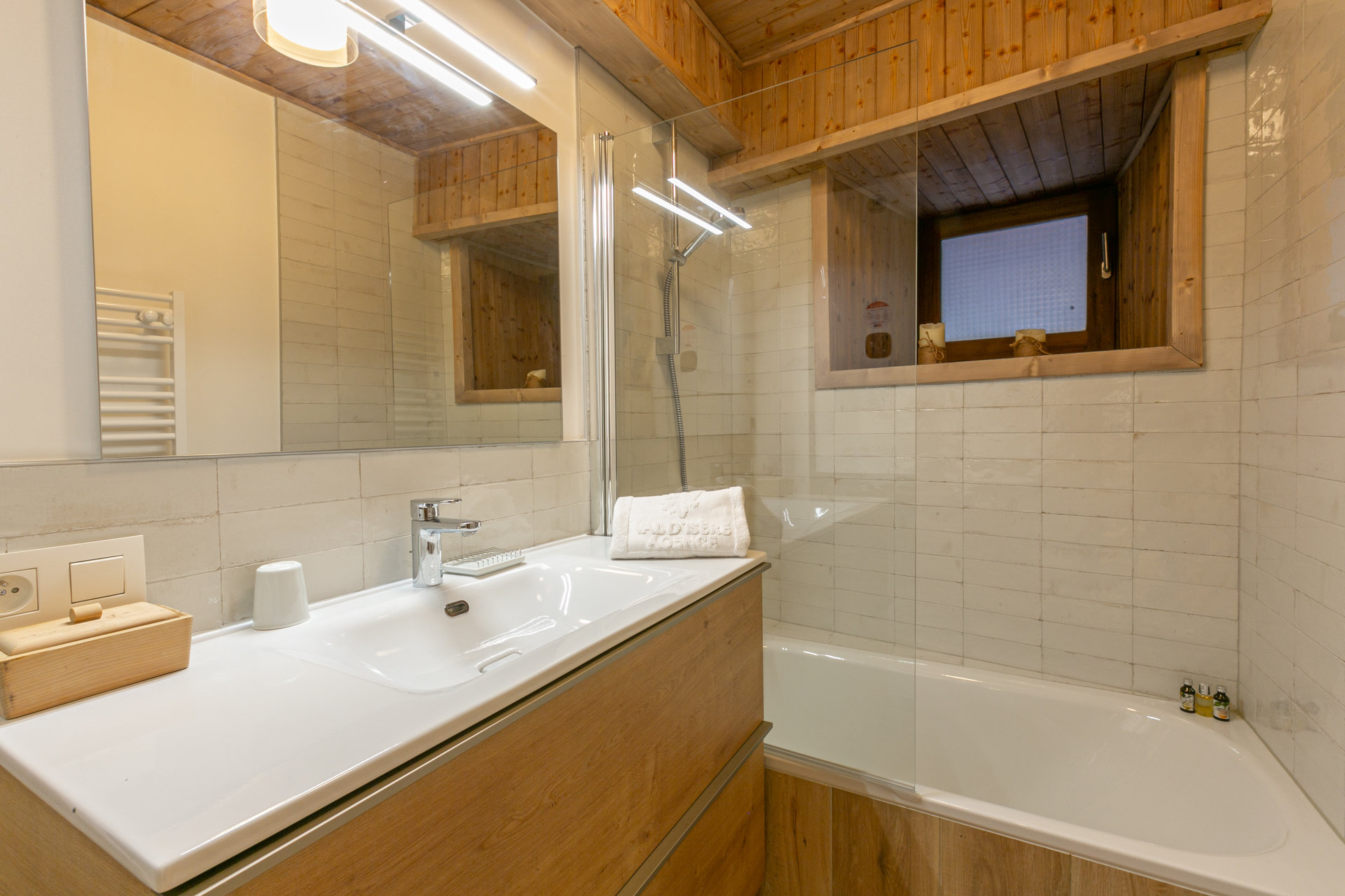 _lv_images__lot_0002340266_09_1458085