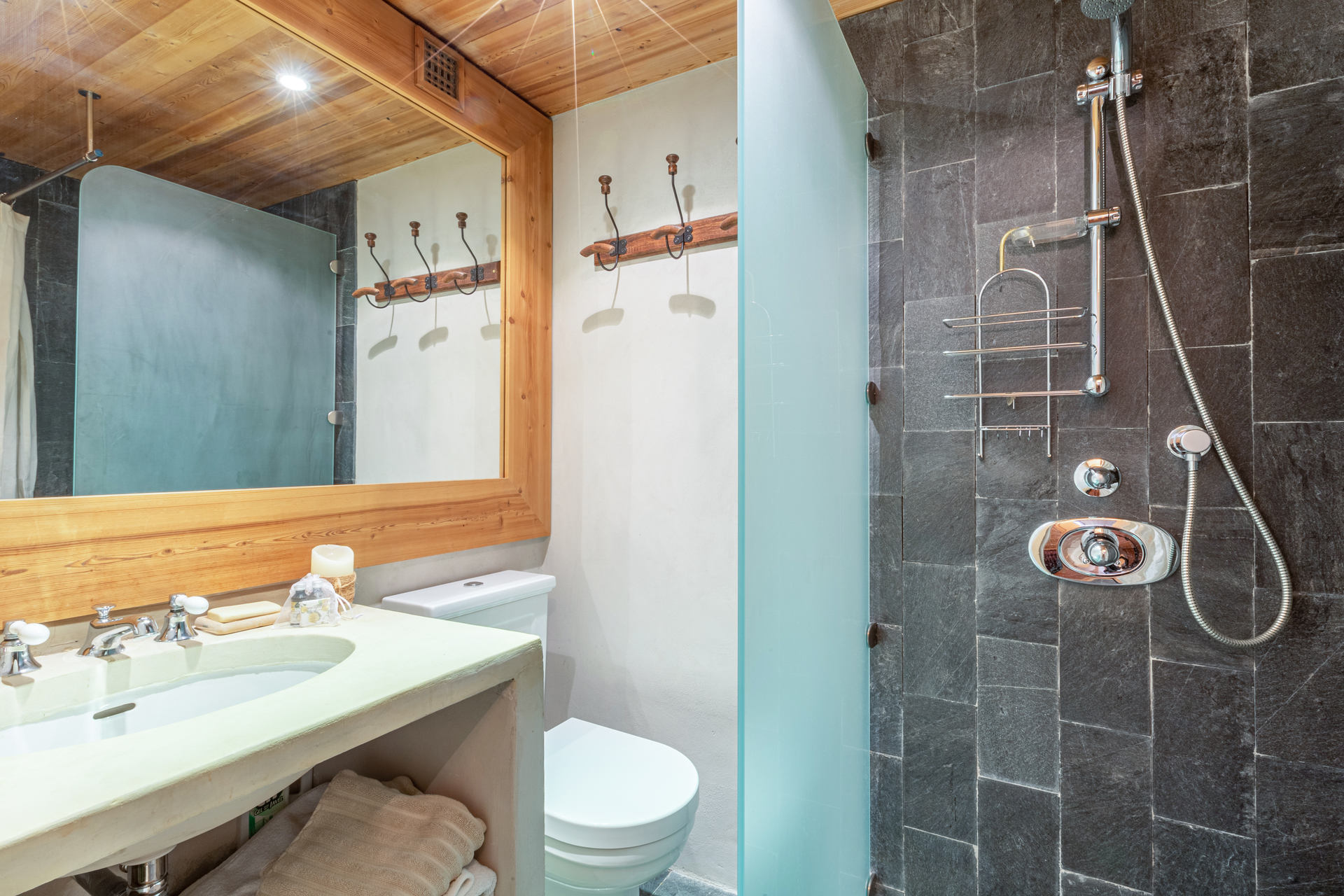 _lv_images__lot_0002340270_12_1454924