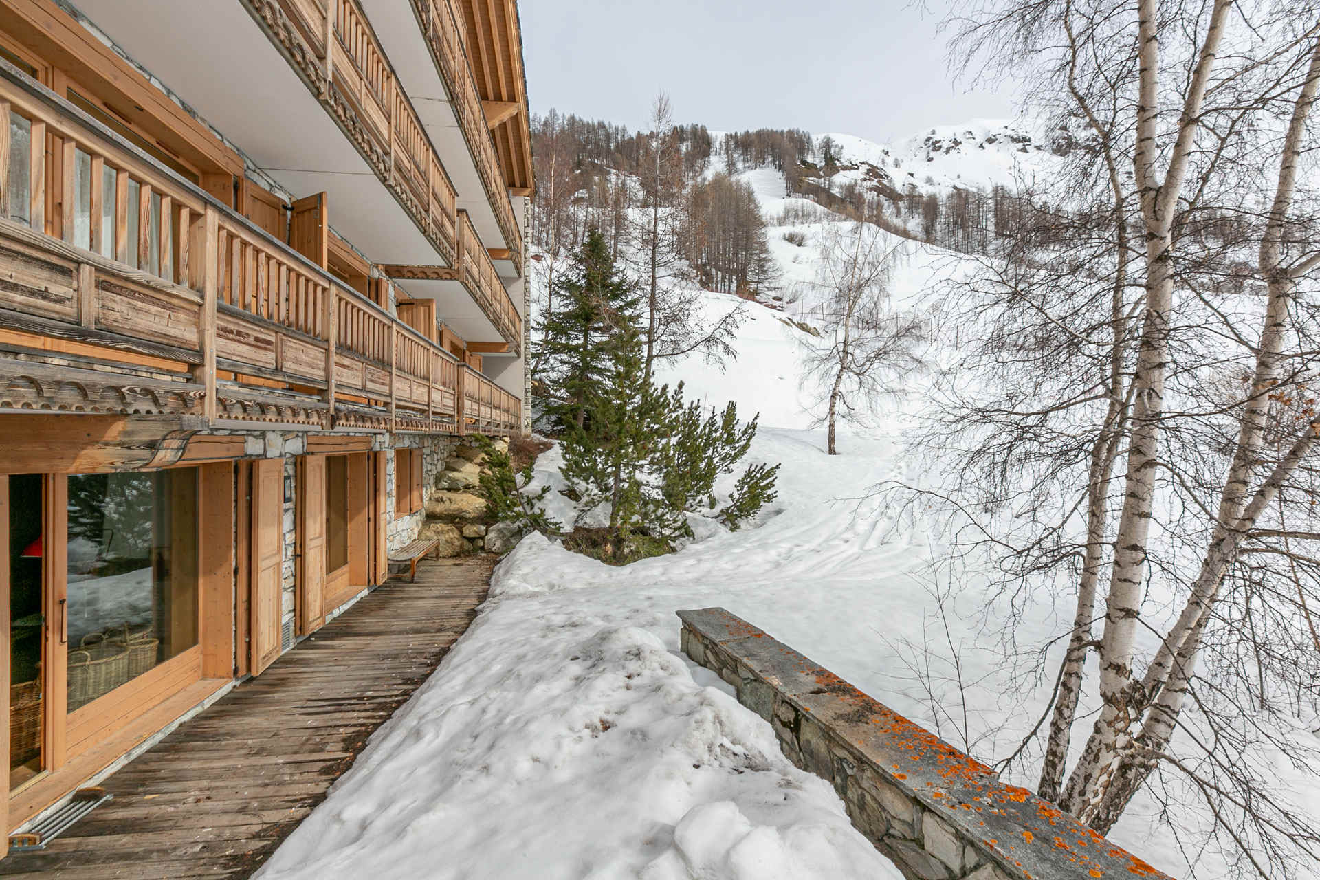 _lv_images__lot_0002340270_16_1454928