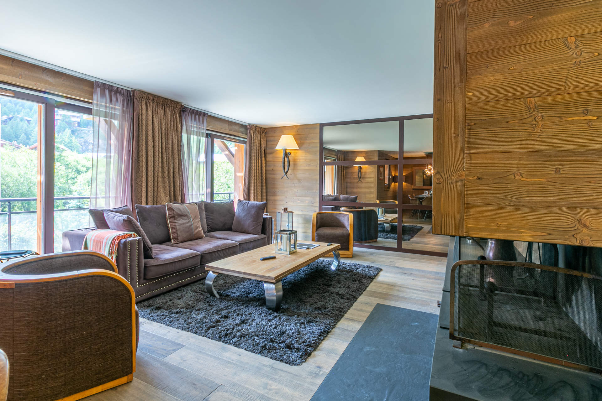 _lv_images__lot_0002340274_01_1457221