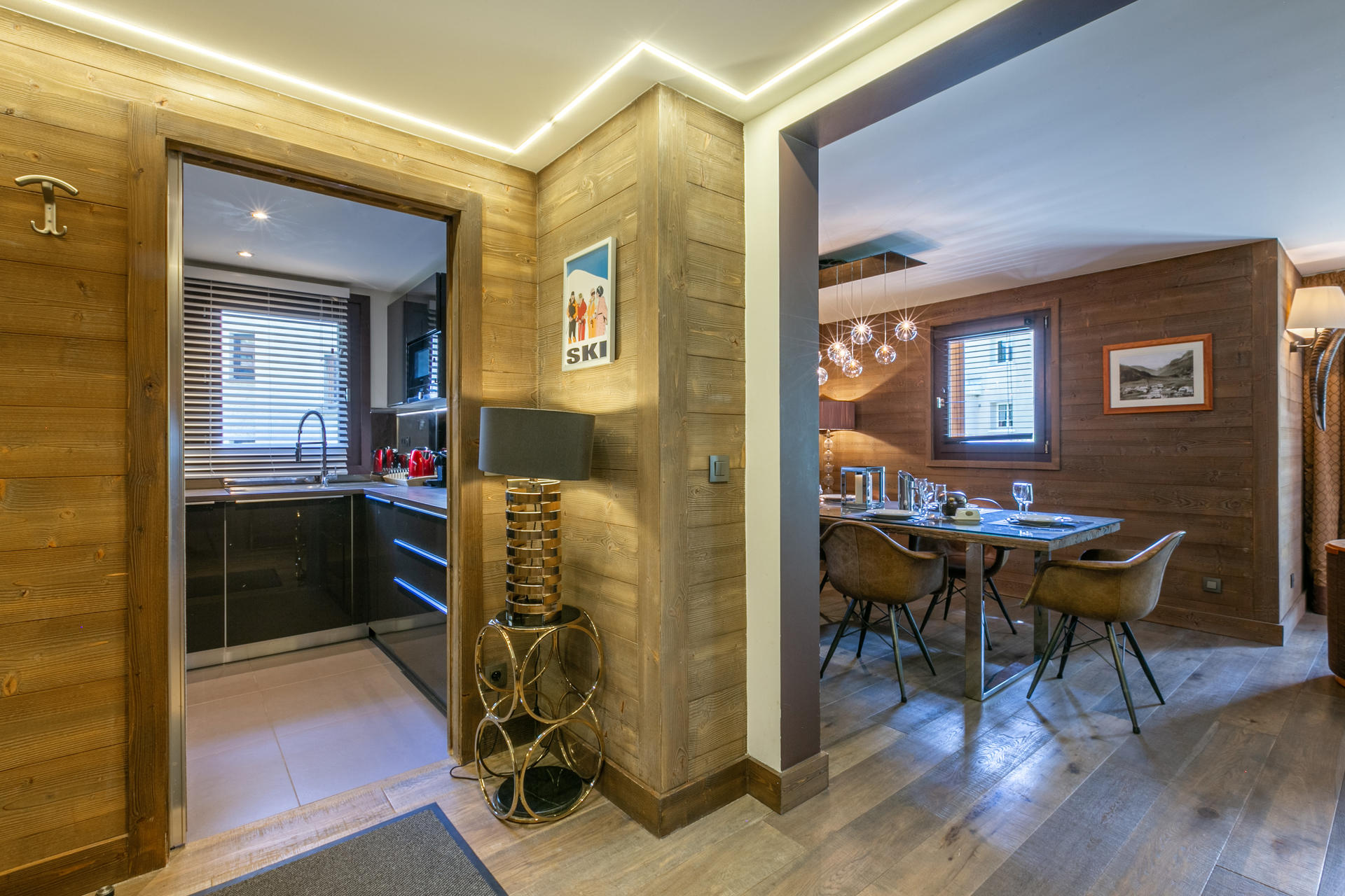 _lv_images__lot_0002340274_05_1457225