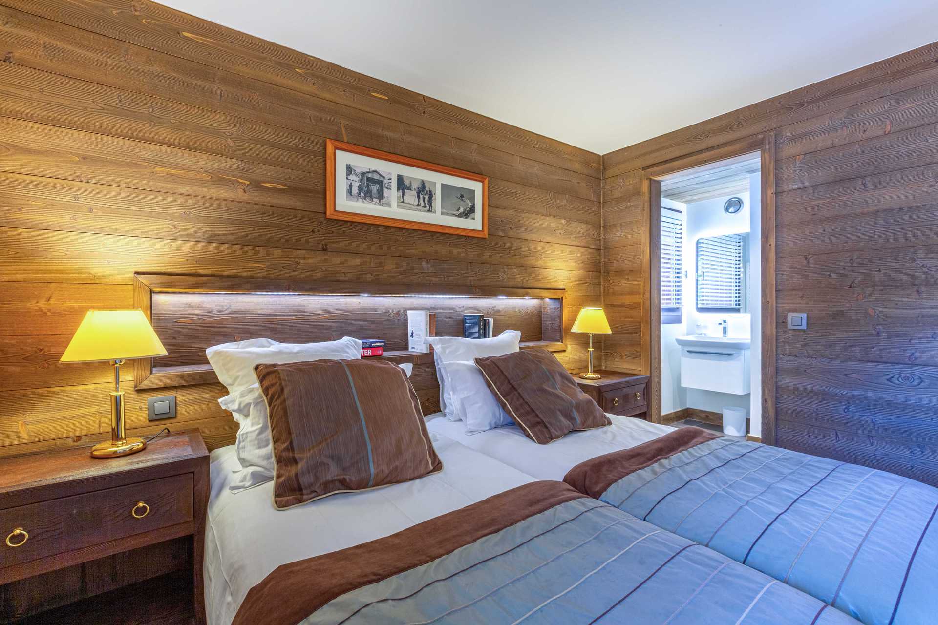 _lv_images__lot_0002340274_10_1457230