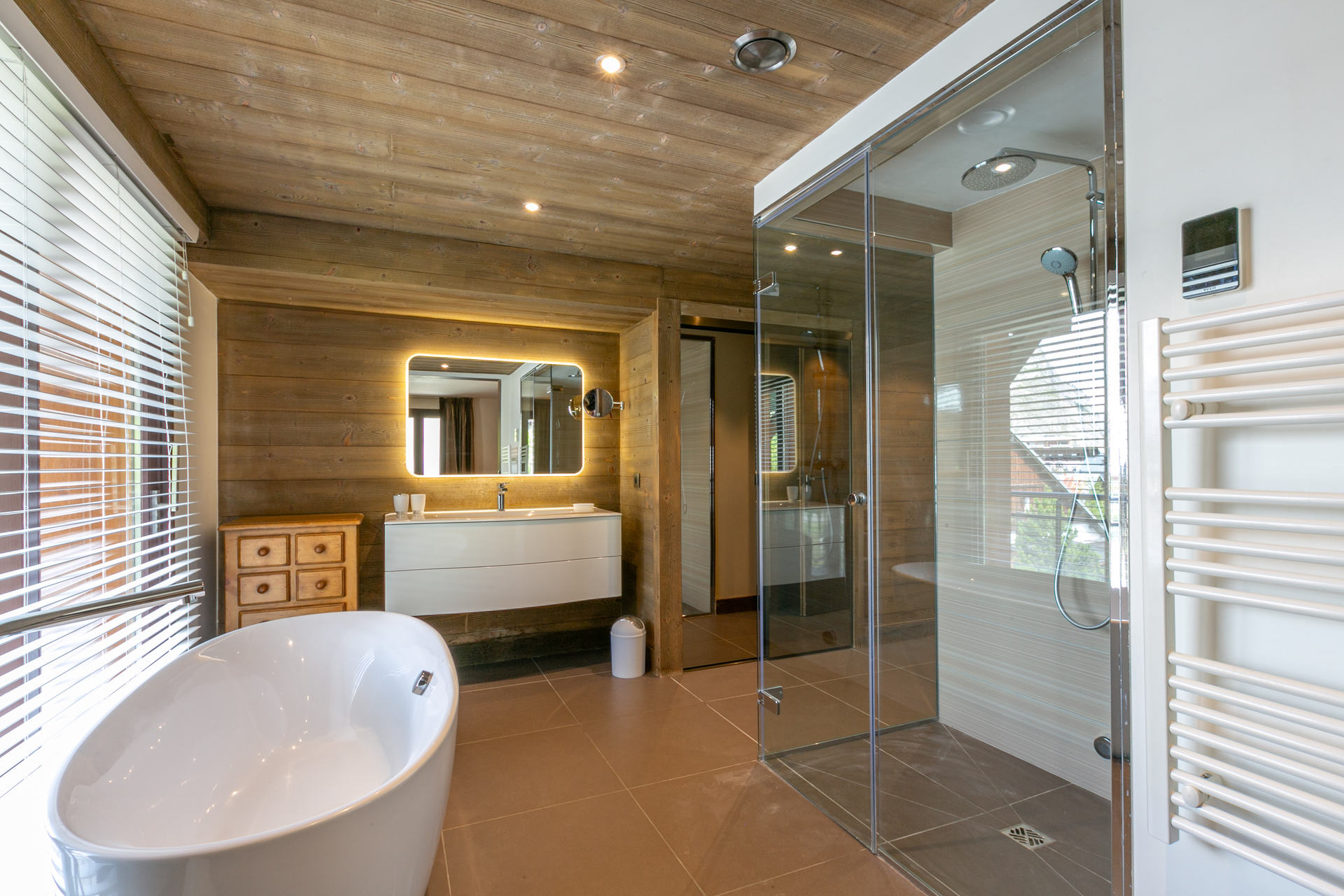 _lv_images__lot_0002340274_13_1457233