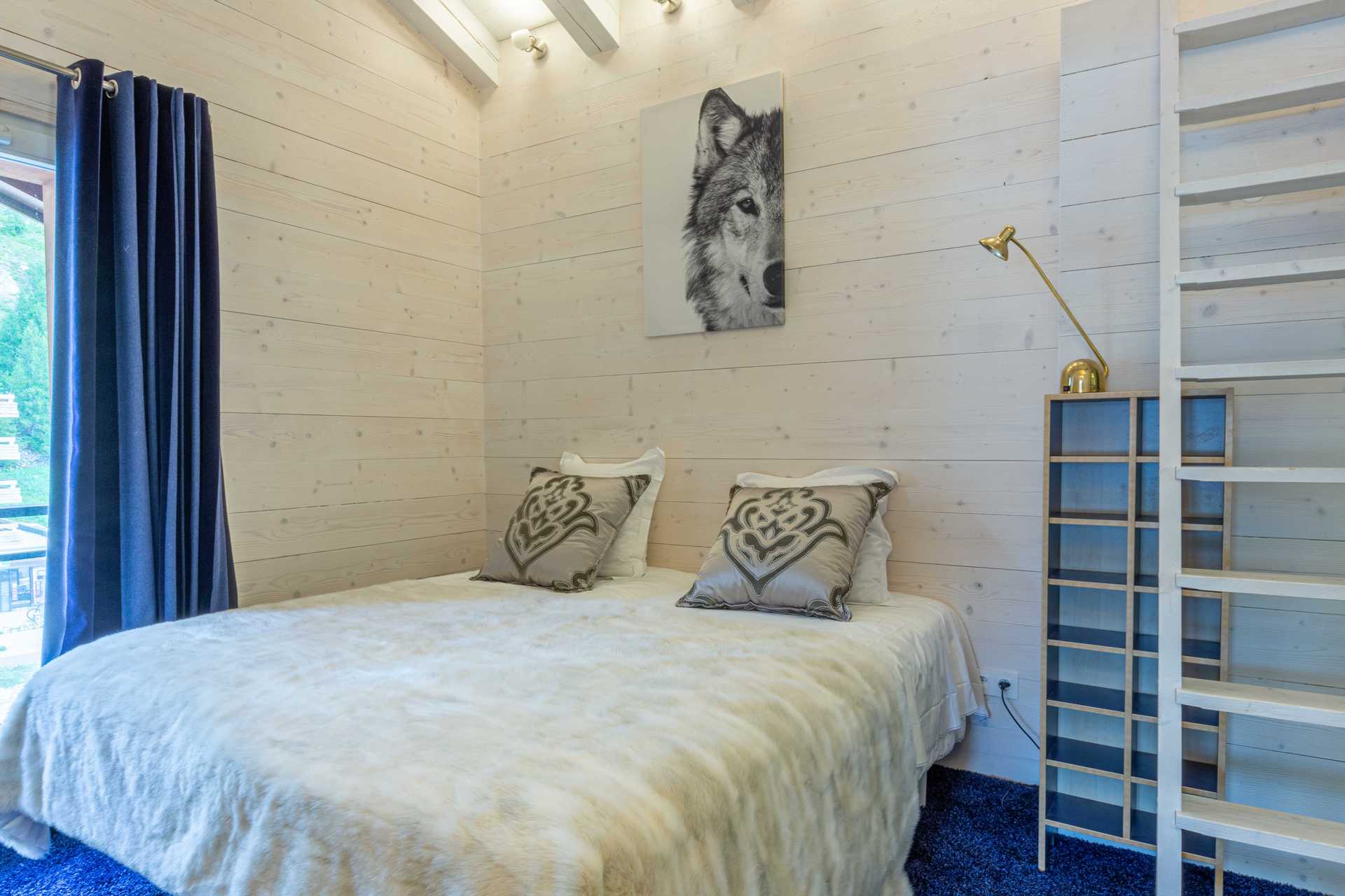 _lv_images__lot_0002340275_11_1455516