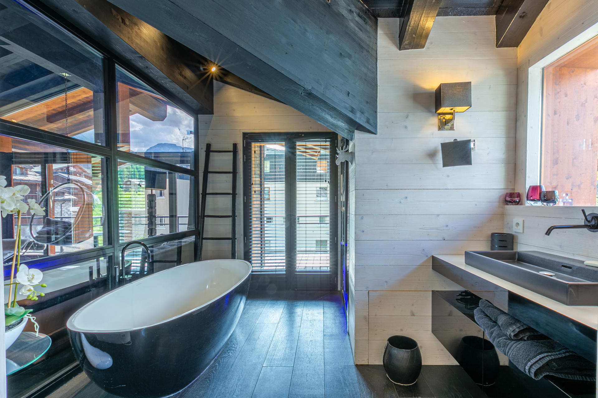 _lv_images__lot_0002340275_14_1455519