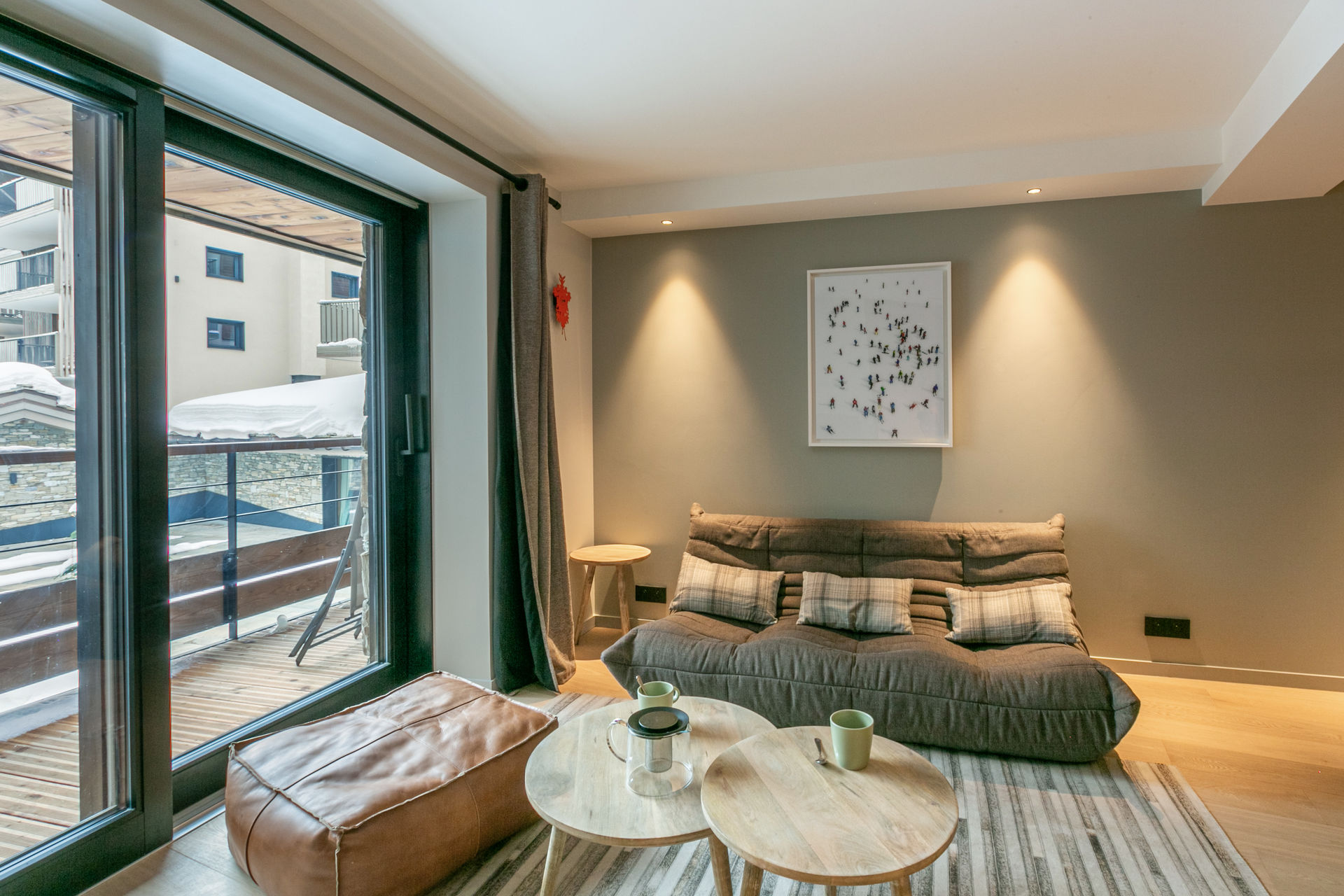 _lv_images__lot_0002340277_03_1457936