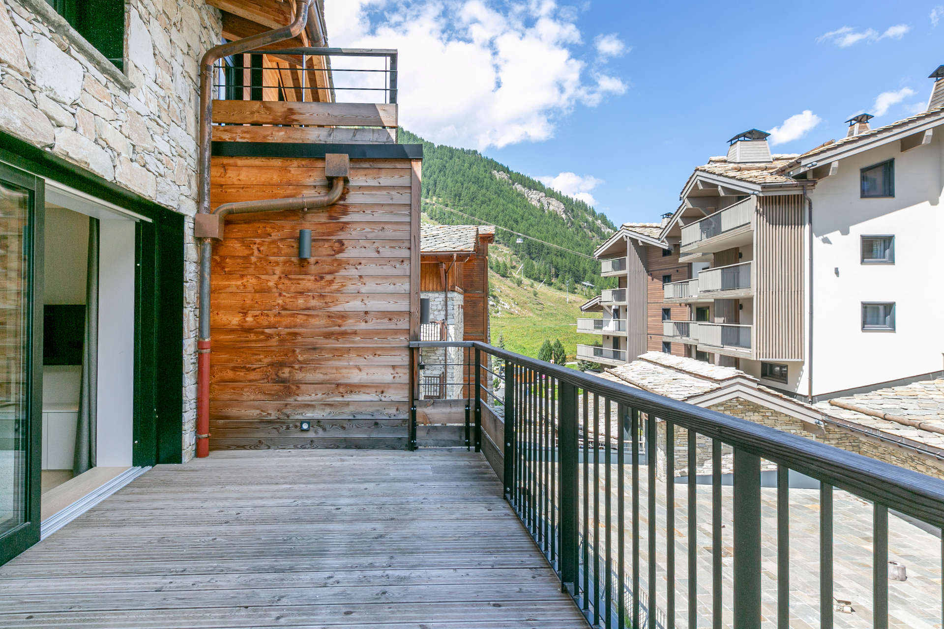 _lv_images__lot_0002340282_14_1458105