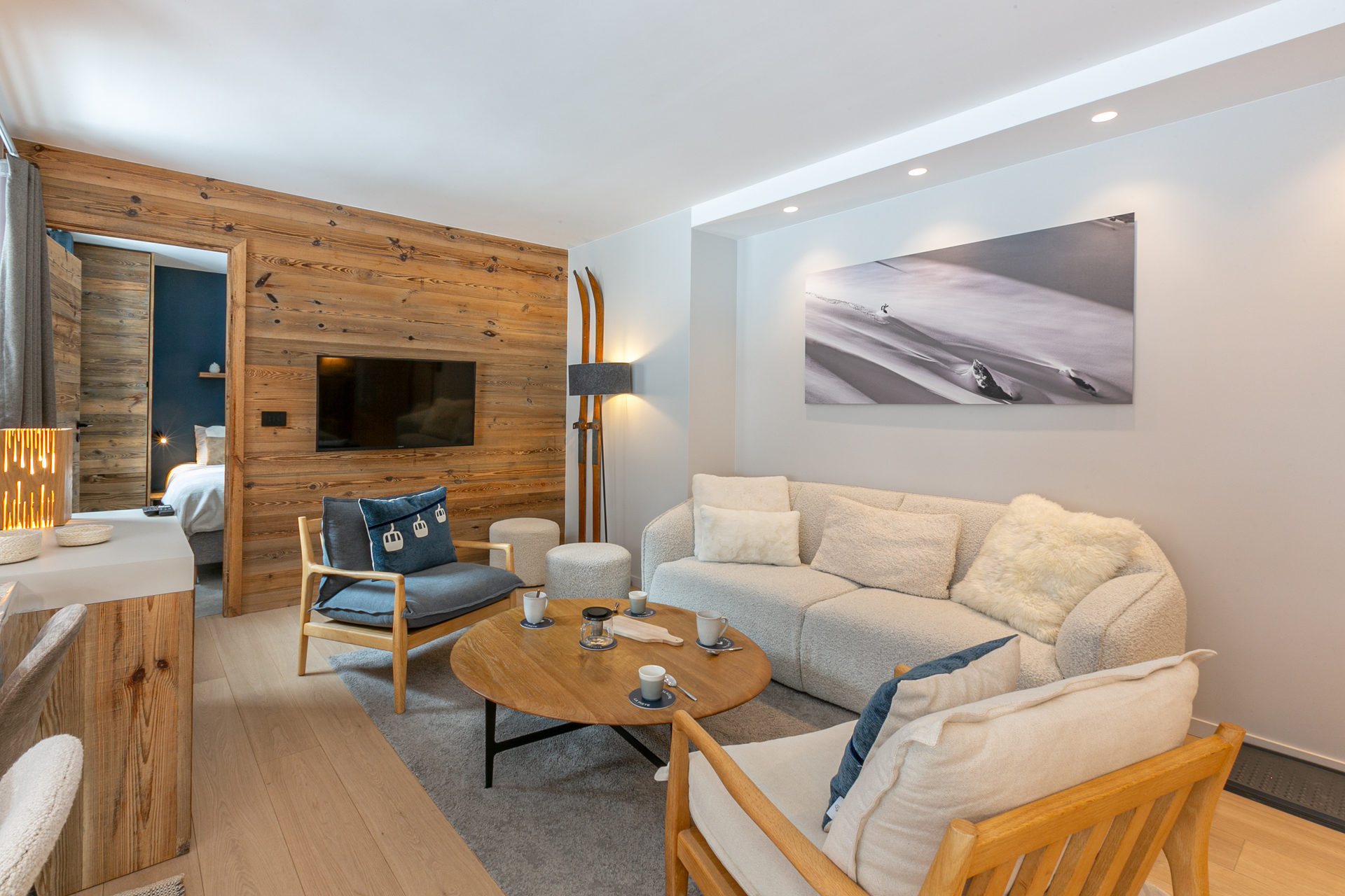 _lv_images__lot_0002340283_02_1457754