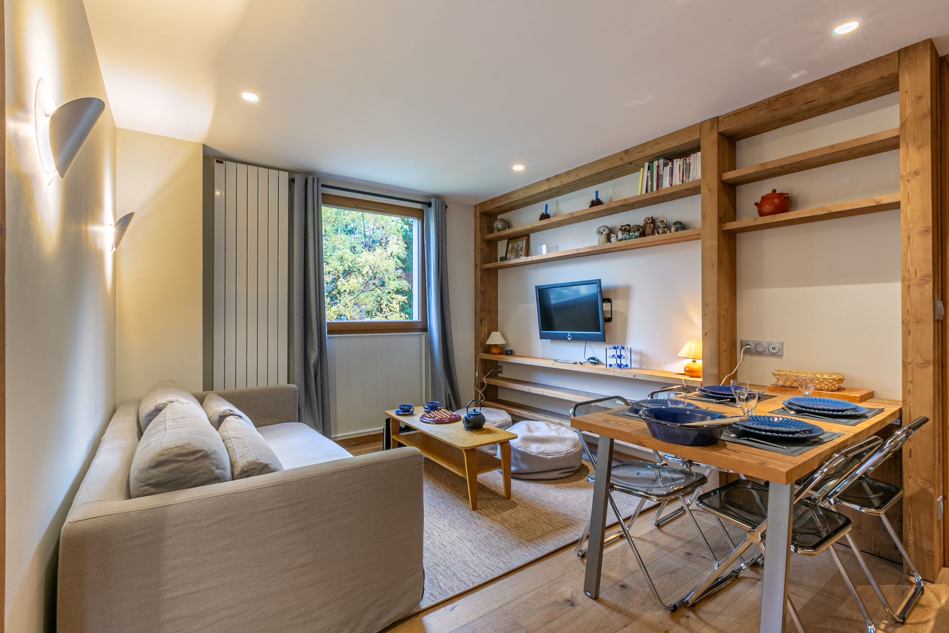 _lv_images__lot_0002340285_01_1457919