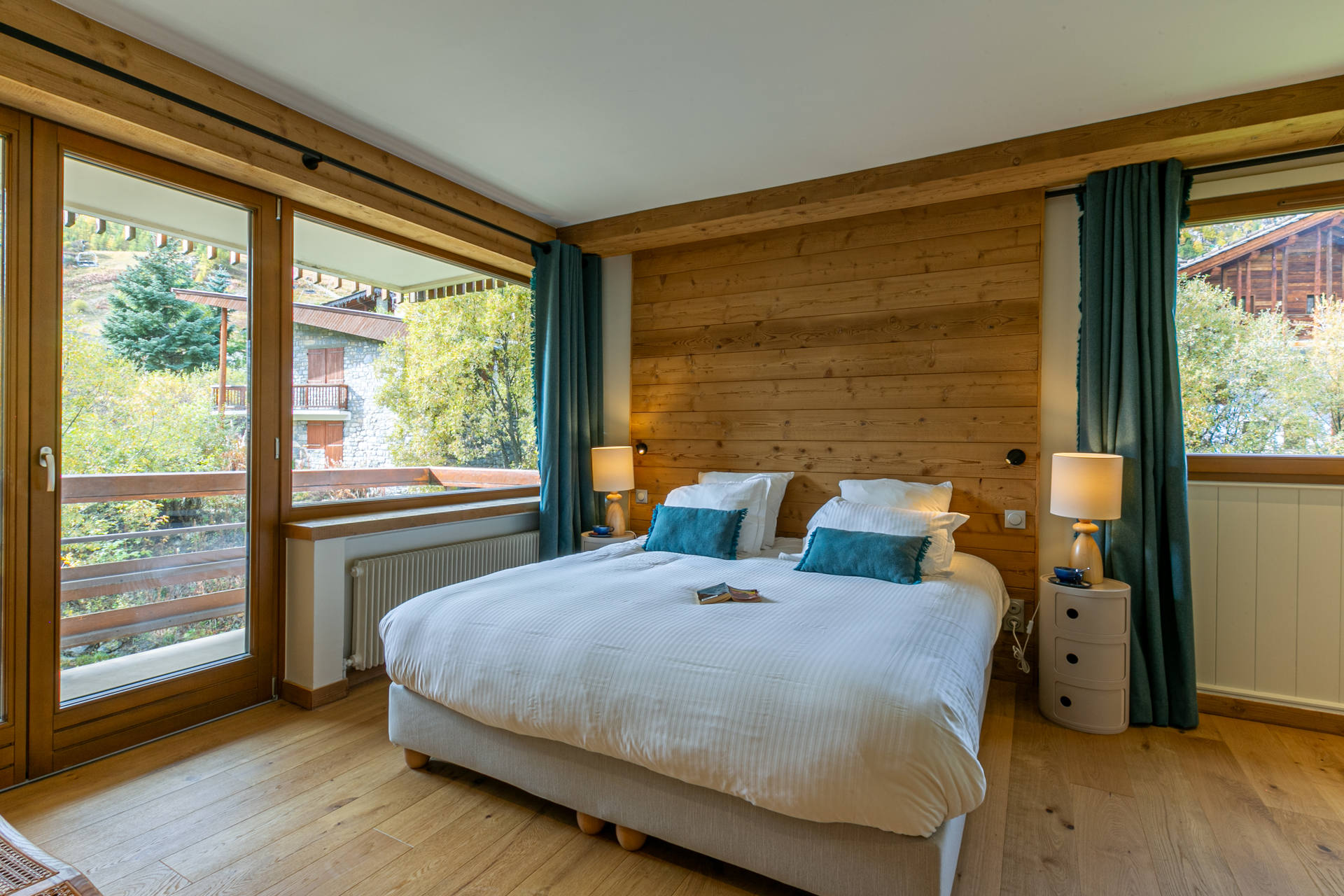 _lv_images__lot_0002340285_05_1457923